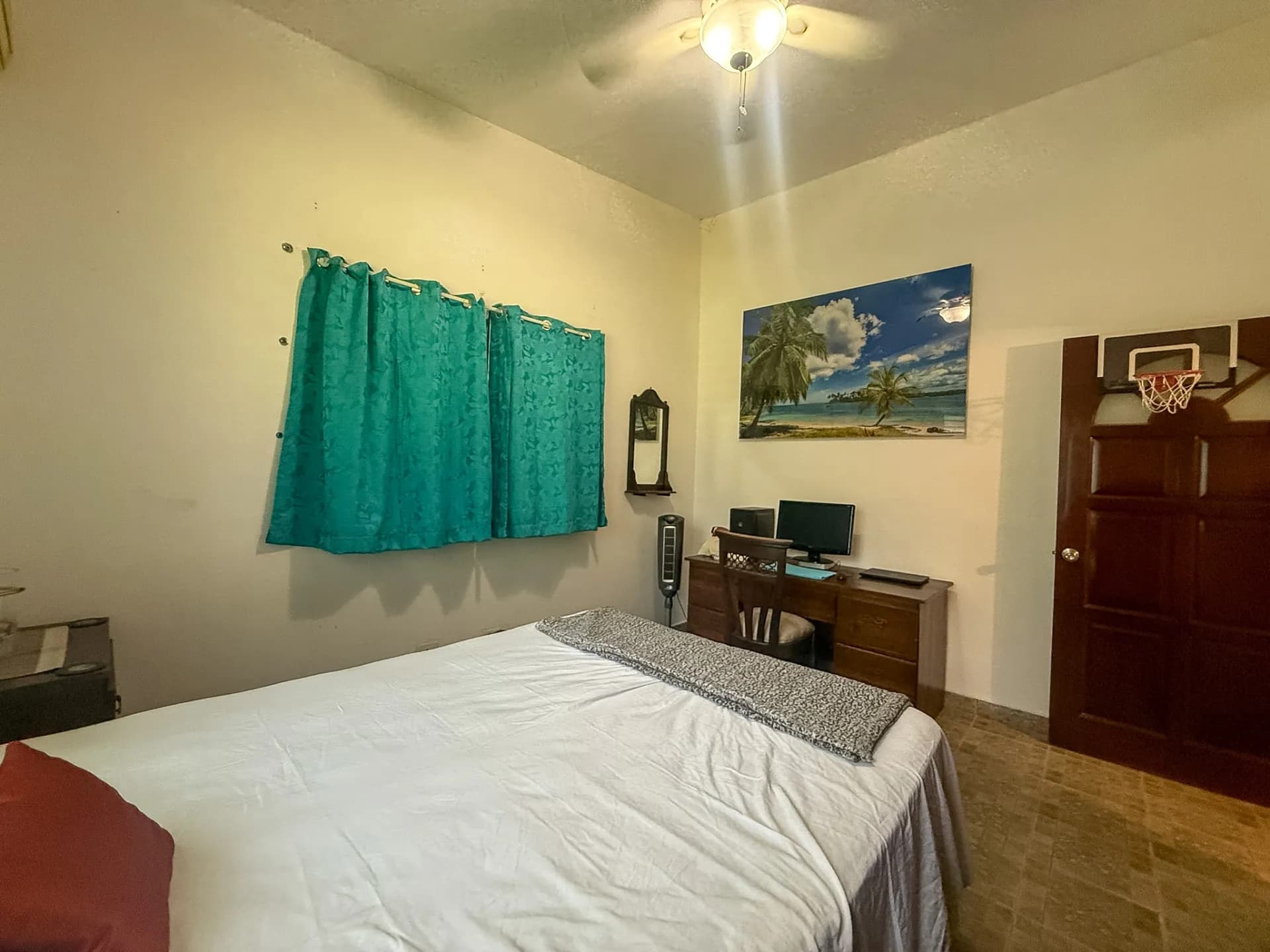 3 Bedroom Coastal Estate with Guest House, Backup Generator and 0.89 Acres in Nueva Gorgona, Panama R-0079 - Image 24