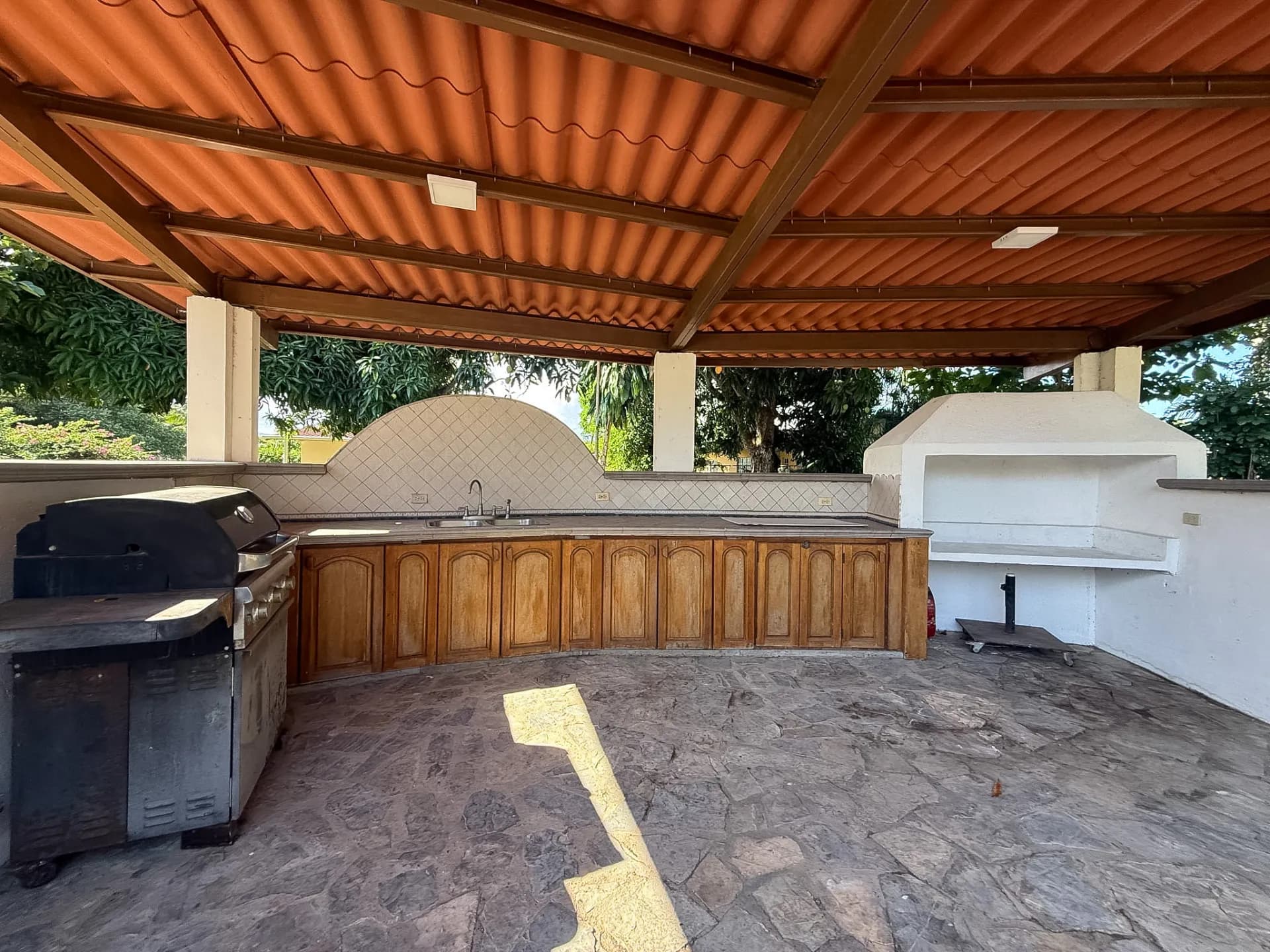 3 Bedroom Coastal Estate with Guest House, Backup Generator and 0.89 Acres in Nueva Gorgona, Panama R-0079 - Image 37