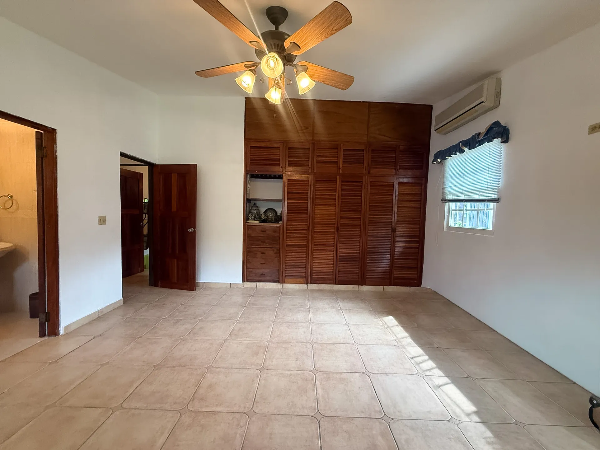 3-Bedroom, 3-Bathroom Home in the Heart of Coronado, Panama. R-0086 - Image 16