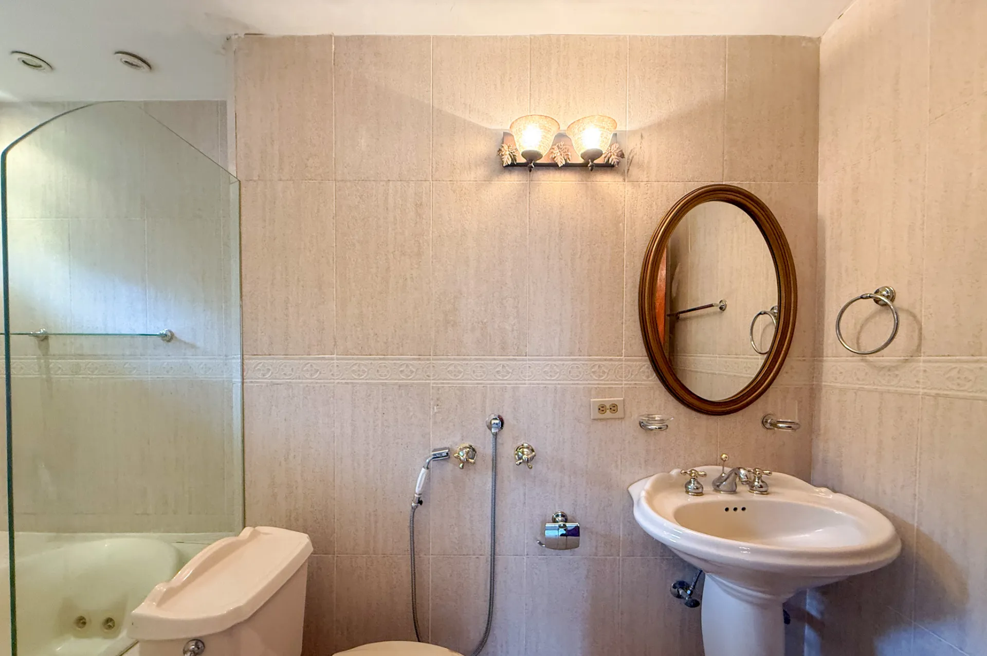 3-Bedroom, 3-Bathroom Home in the Heart of Coronado, Panama. R-0086 - Image 18