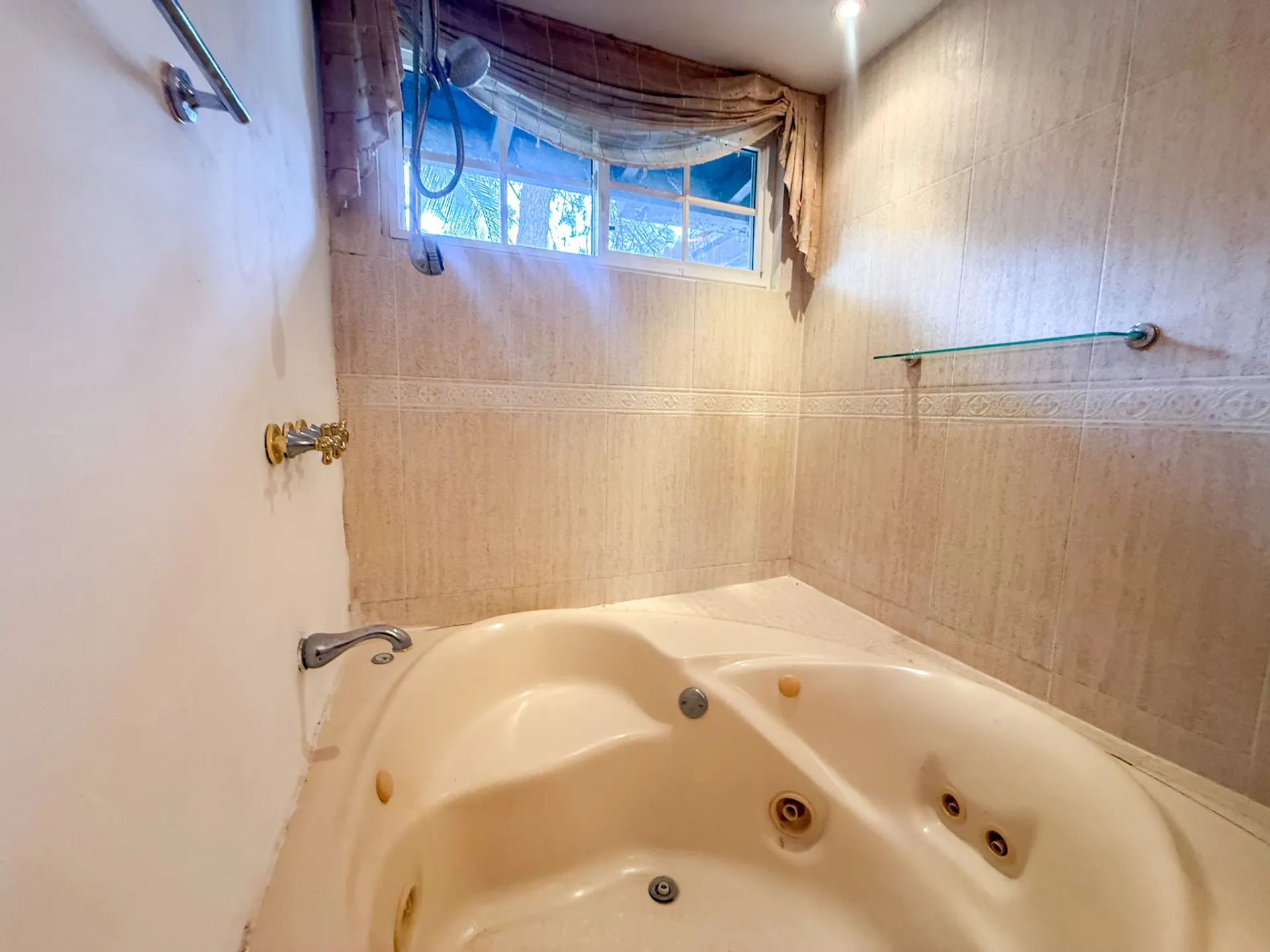 3-Bedroom, 3-Bathroom Home in the Heart of Coronado, Panama. R-0086 - Image 19