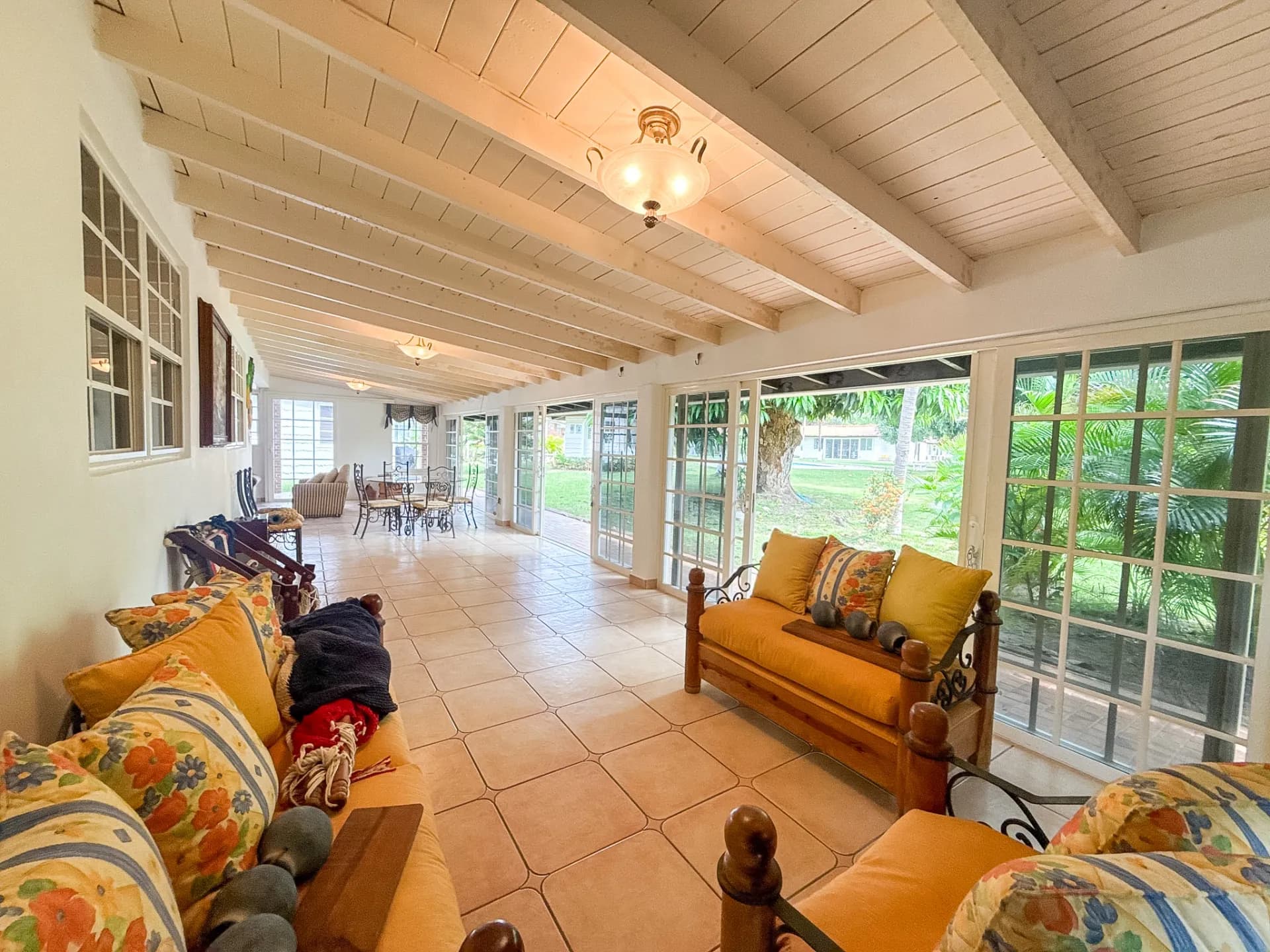 3-Bedroom, 3-Bathroom Home in the Heart of Coronado, Panama. R-0086 - Image 2