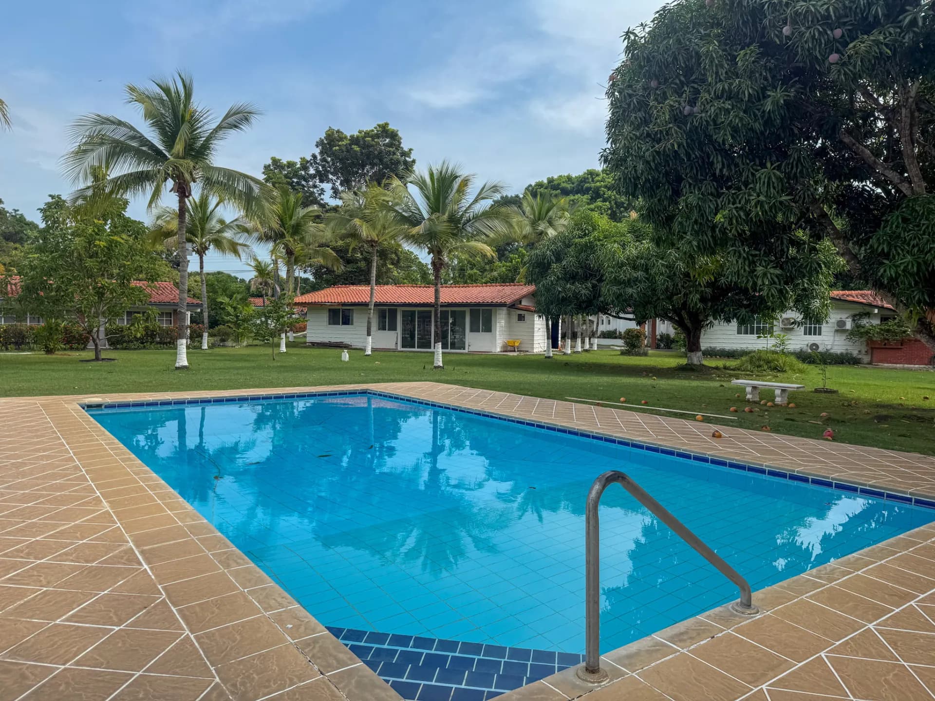 3-Bedroom, 3-Bathroom Home in the Heart of Coronado, Panama. R-0086 - Image 4