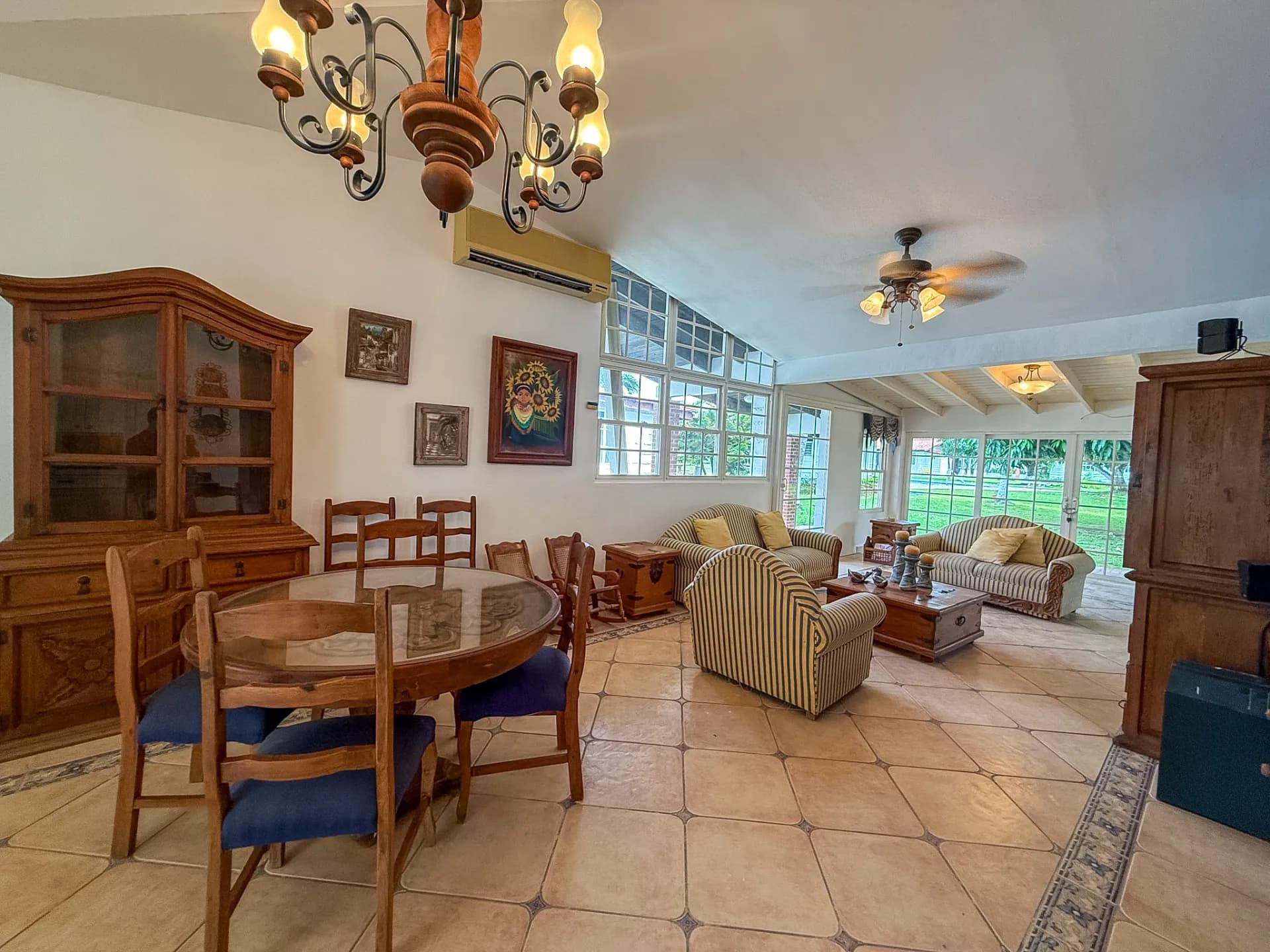 3-Bedroom, 3-Bathroom Home in the Heart of Coronado, Panama. R-0086 - Image 9