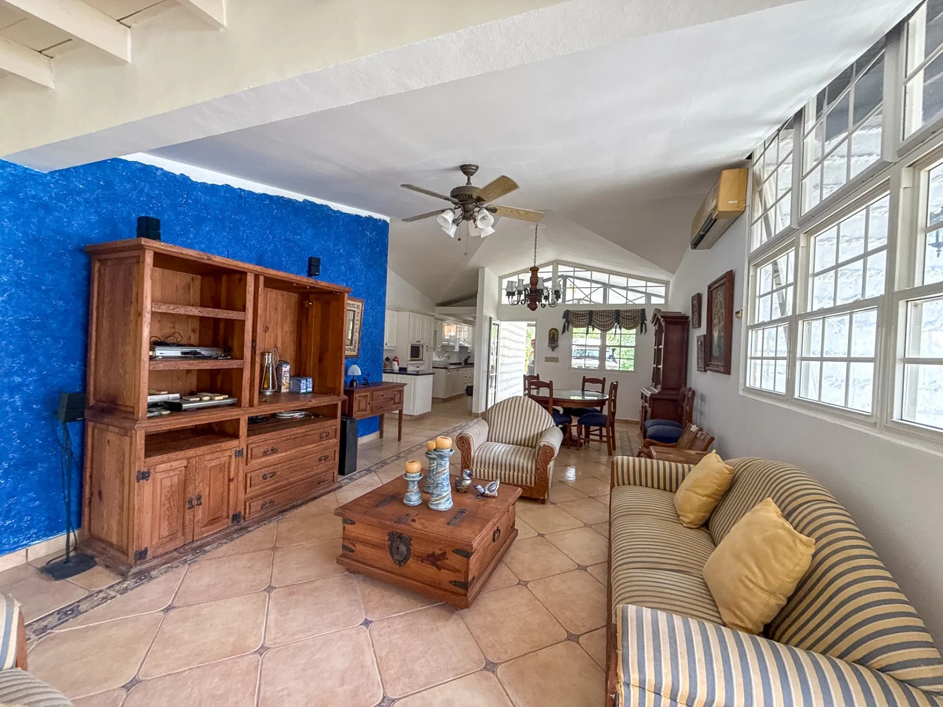 3-Bedroom, 3-Bathroom Home in the Heart of Coronado, Panama. R-0086 - Image 10