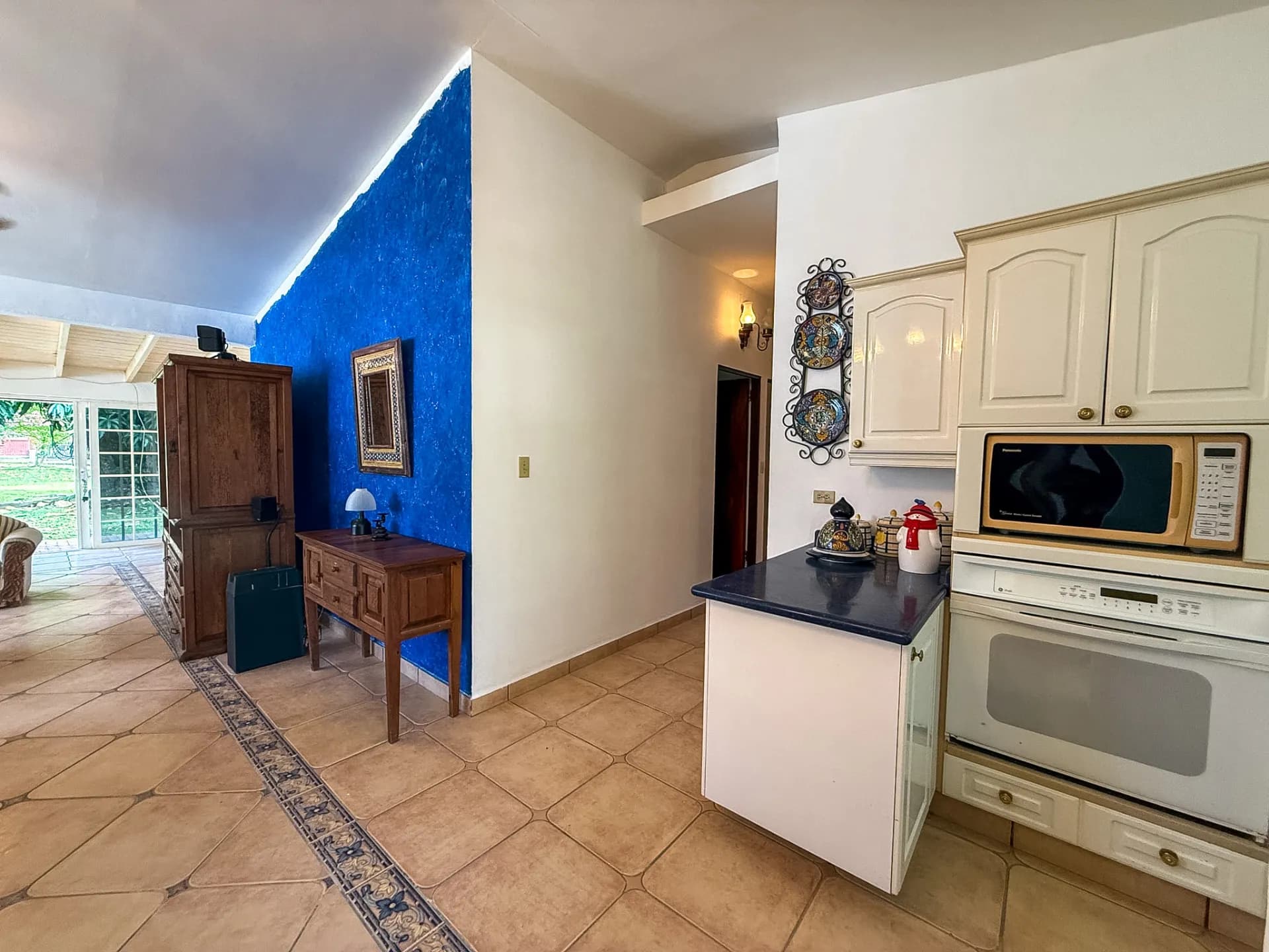 3-Bedroom, 3-Bathroom Home in the Heart of Coronado, Panama. R-0086 - Image 11
