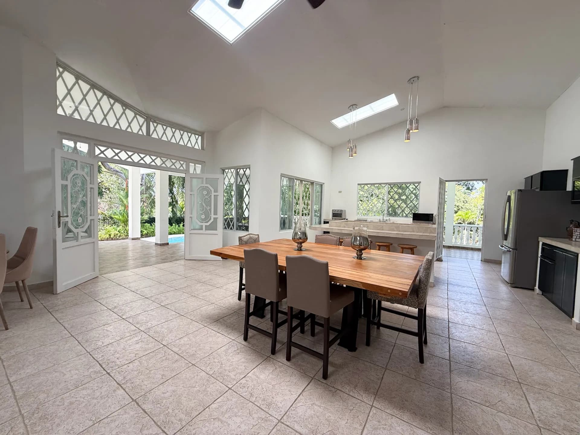 Exceptional 4-Bedroom Home in Rio Mar – Just a 5-Minute Walk to the Beach R-0083