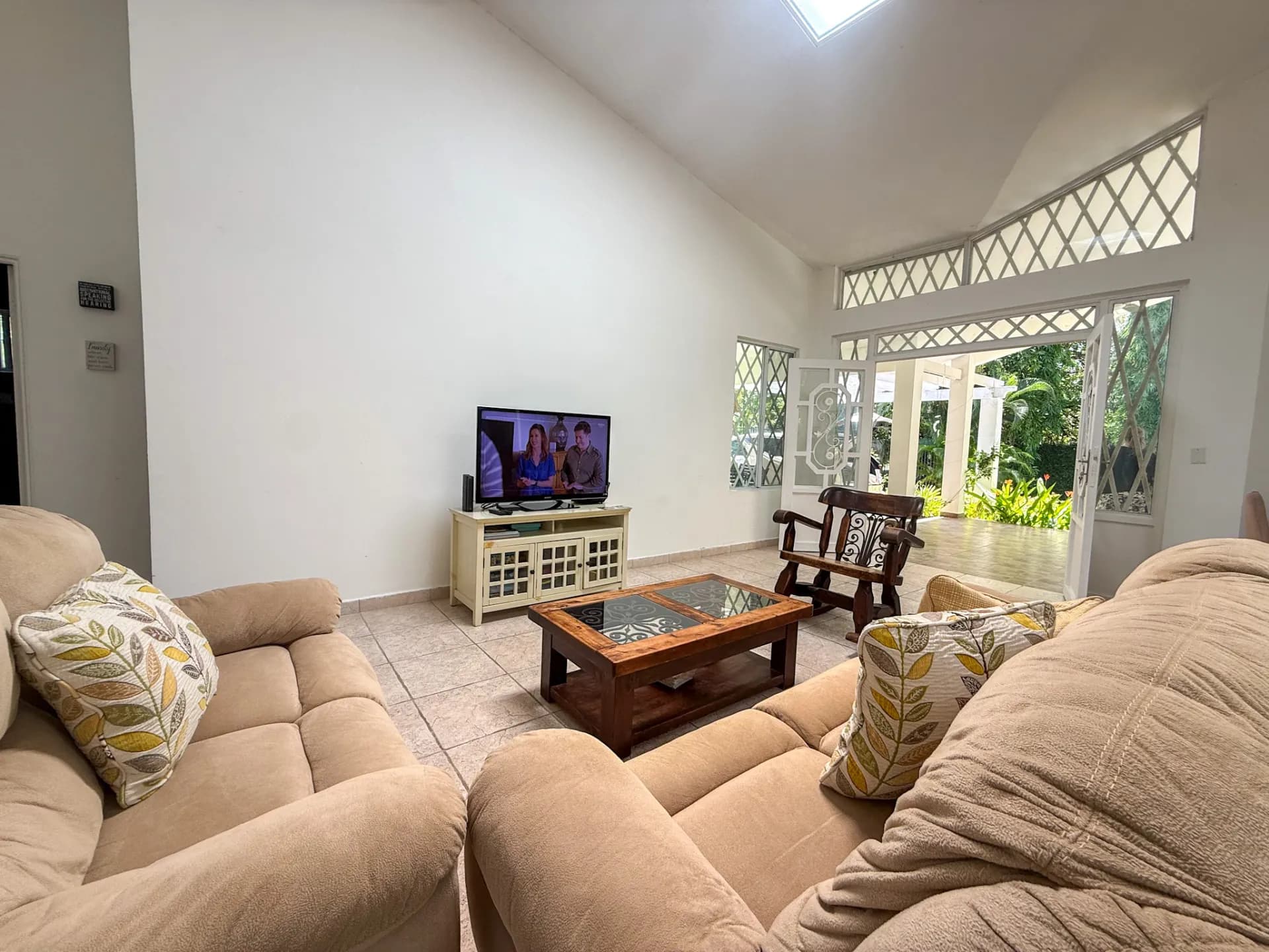 Exceptional 4-Bedroom Home in Rio Mar – Just a 5-Minute Walk to the Beach R-0083 - Image 6