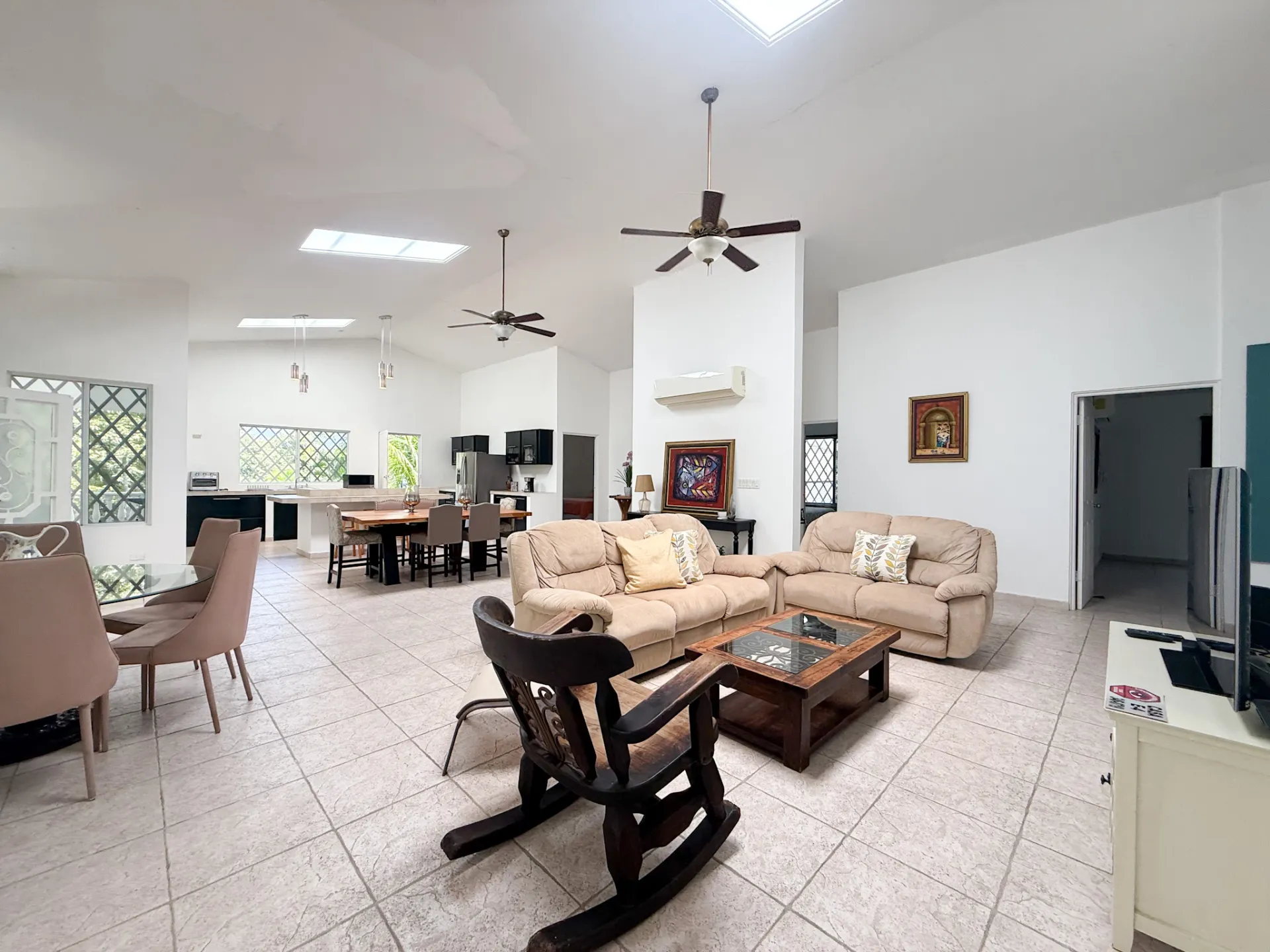 Exceptional 4-Bedroom Home in Rio Mar – Just a 5-Minute Walk to the Beach R-0083 - Image 7