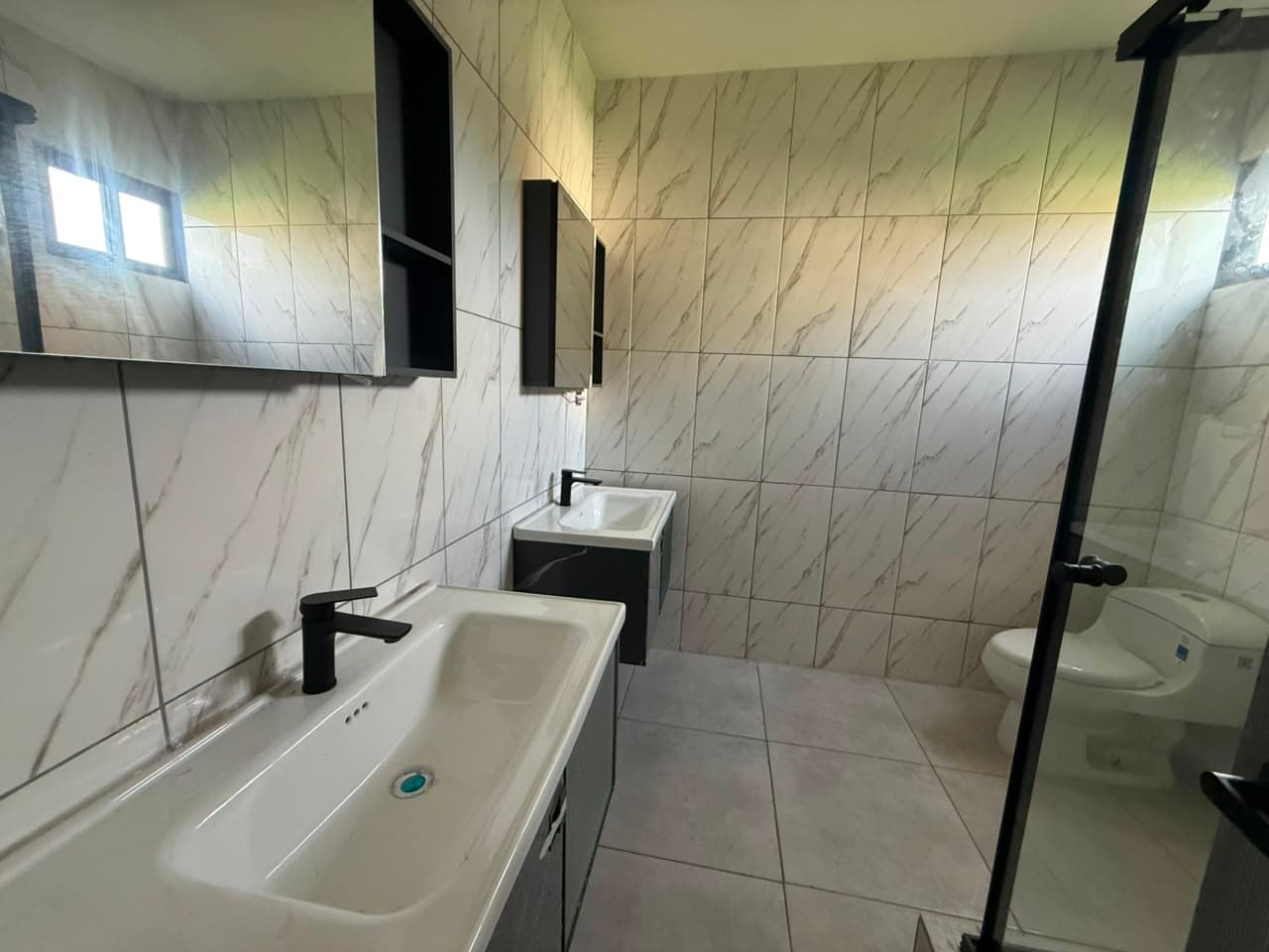 3 Bedroom Coastal Home with Pool R-0048 - Image 17