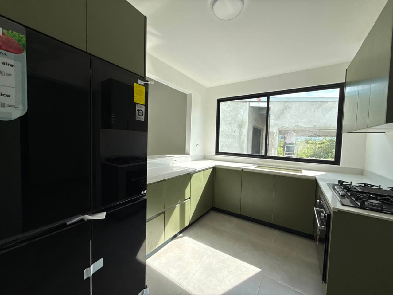 3 Bedroom Coastal Home with Pool R-0048 - Image 8