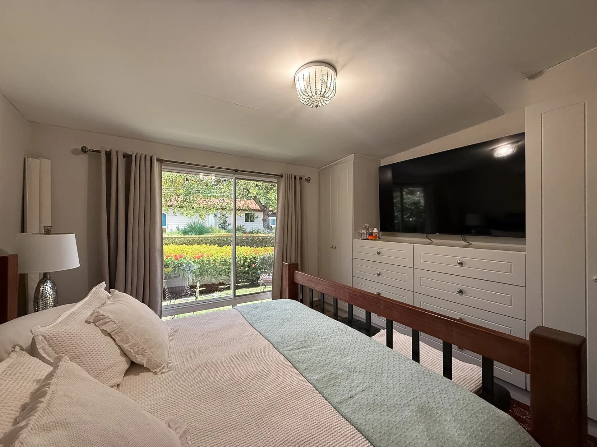 FRESH ON THE MARKET | FULLY RENOVATED 3 BEDROOM SINGLE-STORY HOME IN CORONADO R-0107 - Image 17