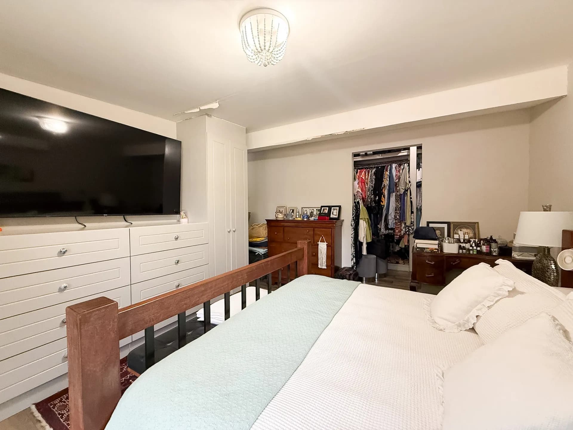 FRESH ON THE MARKET | FULLY RENOVATED 3 BEDROOM SINGLE-STORY HOME IN CORONADO R-0107 - Image 19