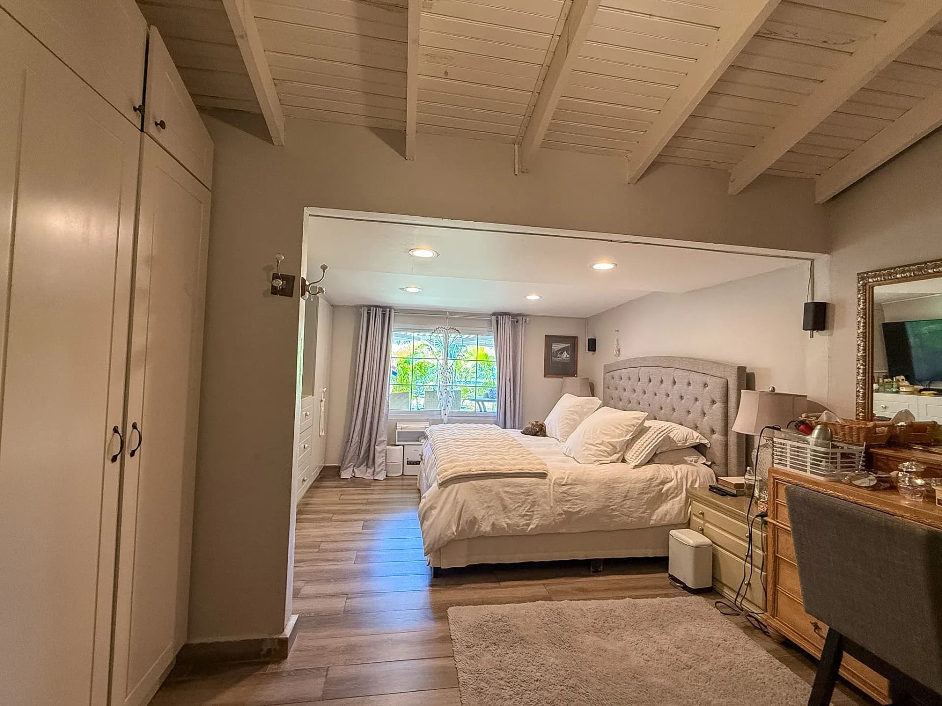 FRESH ON THE MARKET | FULLY RENOVATED 3 BEDROOM SINGLE-STORY HOME IN CORONADO R-0107 - Image 24