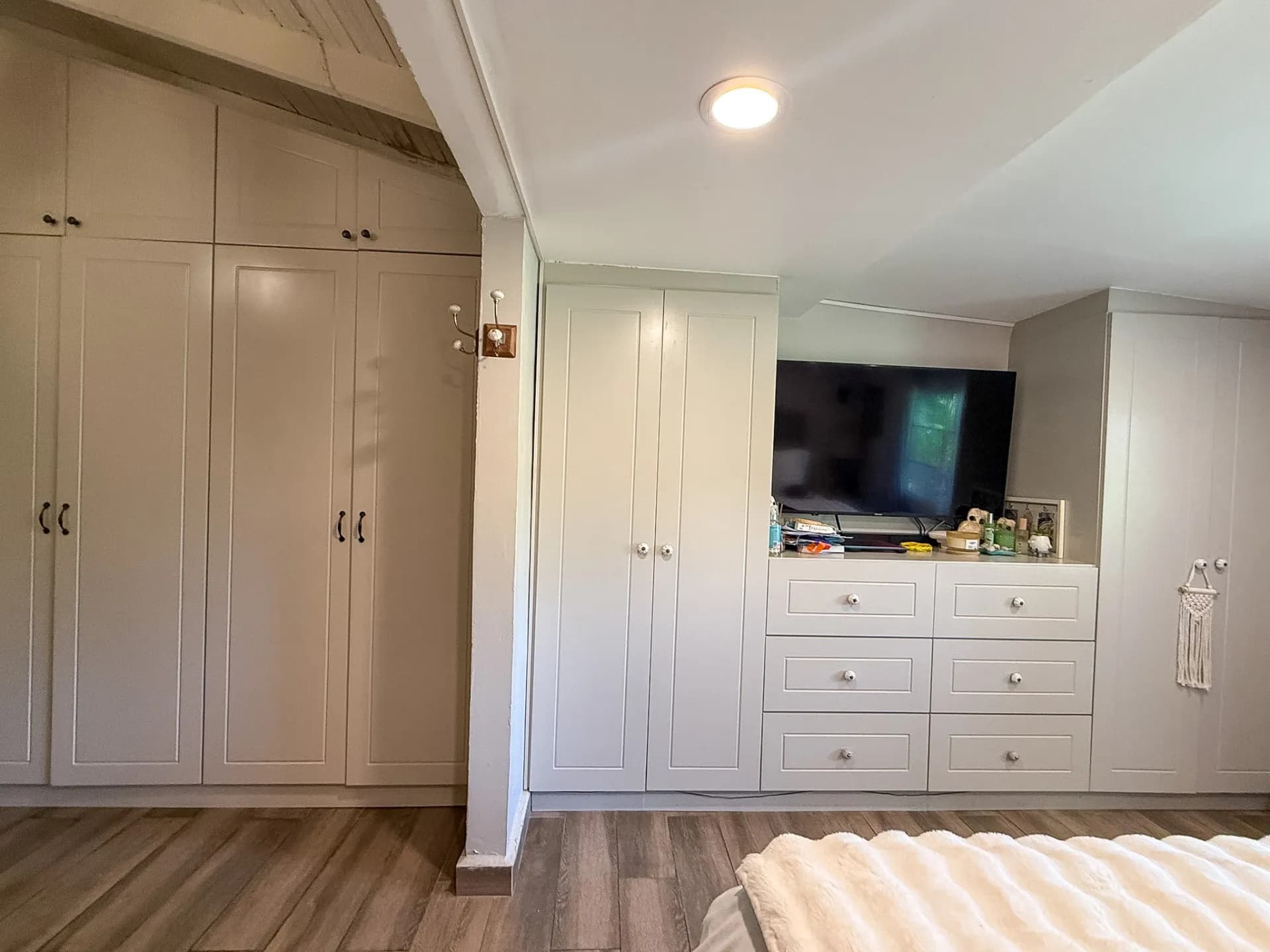 FRESH ON THE MARKET | FULLY RENOVATED 3 BEDROOM SINGLE-STORY HOME IN CORONADO R-0107 - Image 25