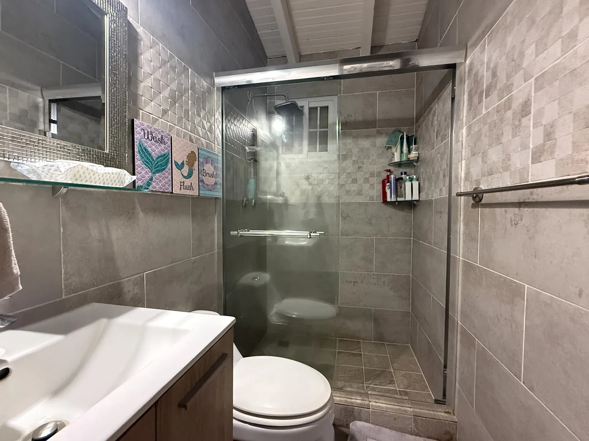 FRESH ON THE MARKET | FULLY RENOVATED 3 BEDROOM SINGLE-STORY HOME IN CORONADO R-0107 - Image 26