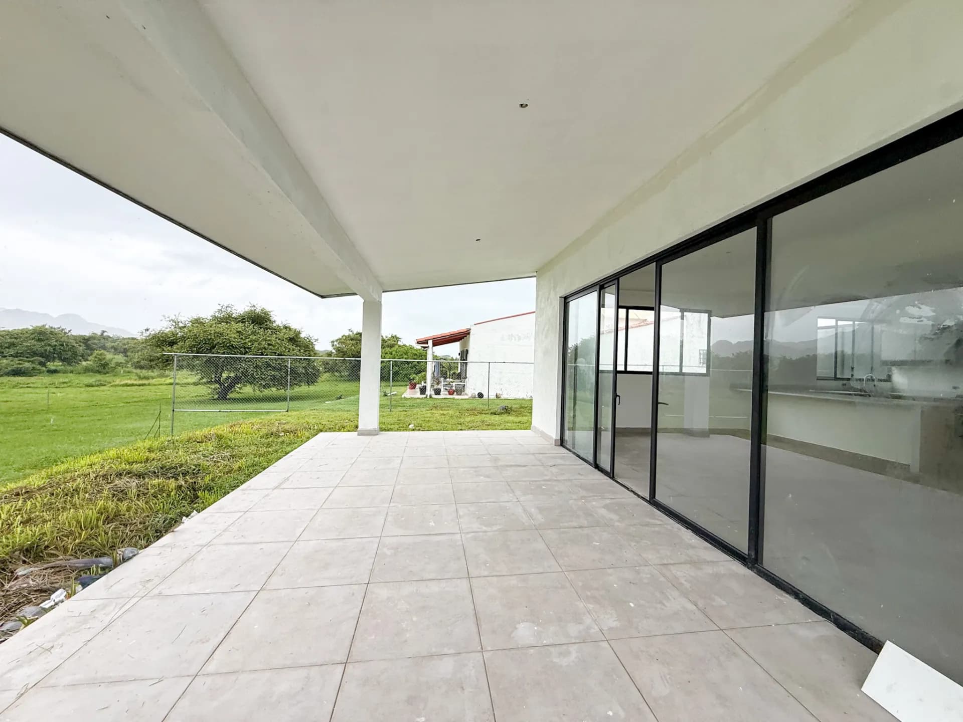 UNIQUE 3-BEDROOM + BONUS ROOM HOME WITH PRIVATE POOL & MOUNTAIN VIEWS IN MALIBU R-0134 - Image 28