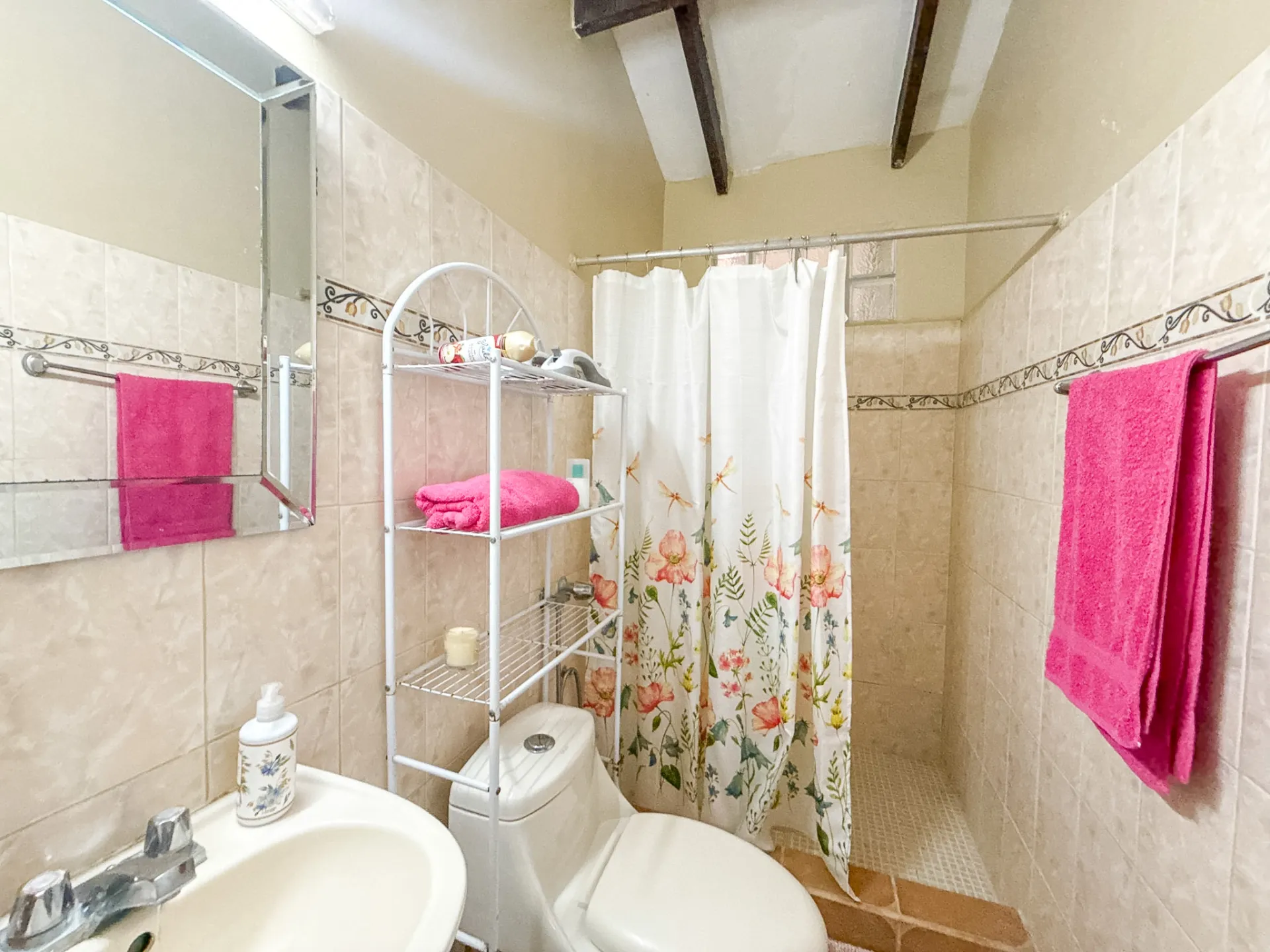 Exceptional Opportunity, 3-Bedroom Home with Pool in Coronado, Panama R-0103 - Image 15