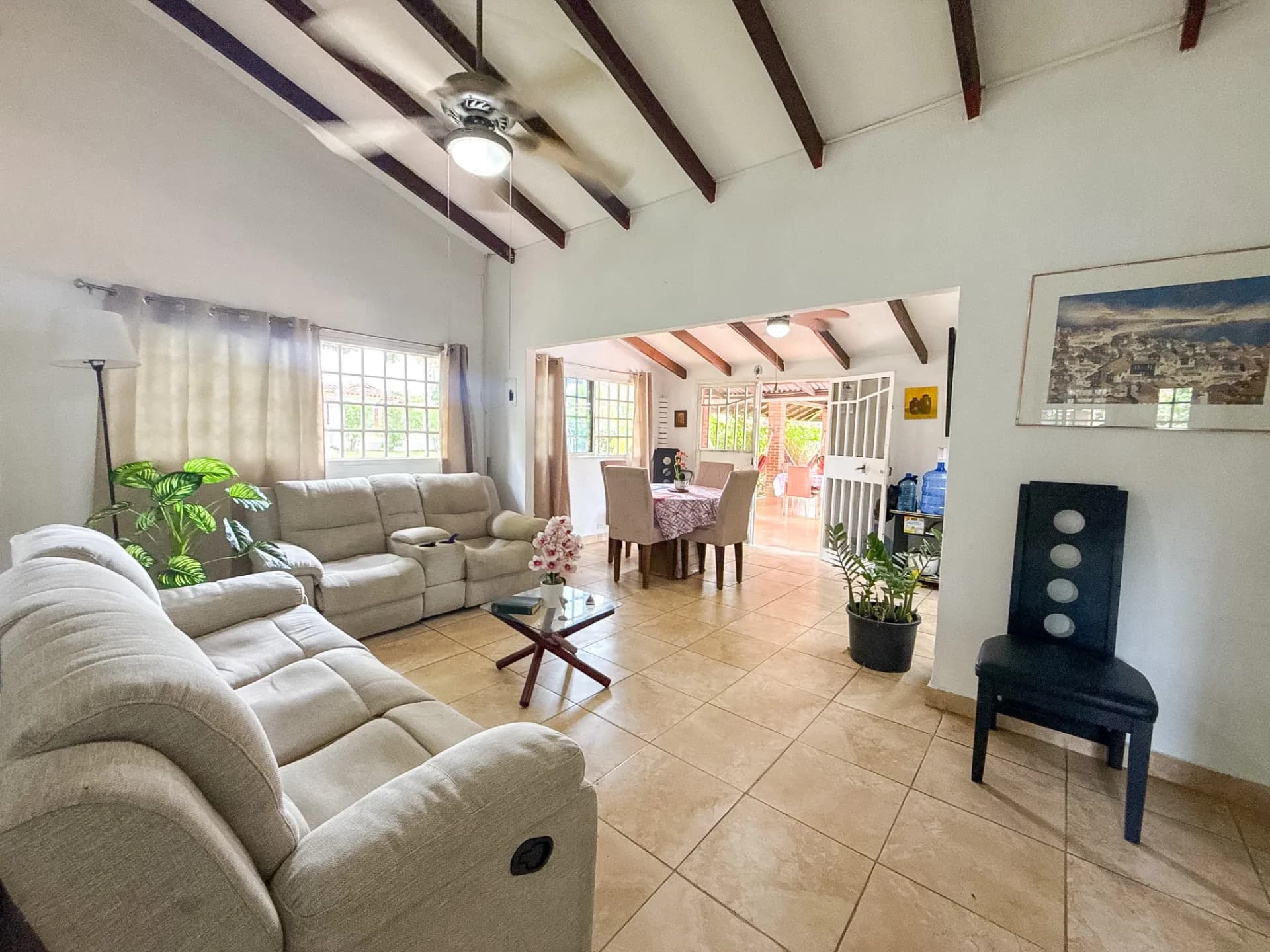 Exceptional Opportunity, 3-Bedroom Home with Pool in Coronado, Panama R-0103 - Image 4