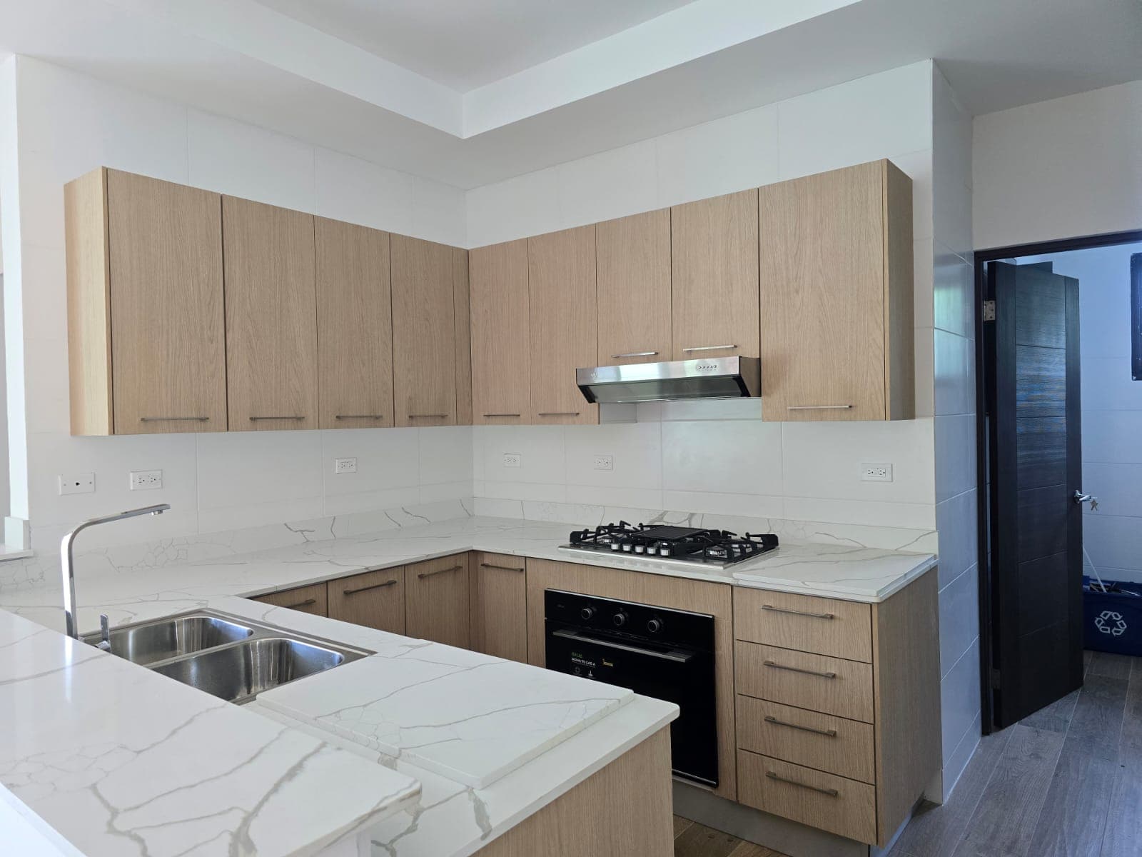 Beautiful 3-Bedroom Home in Hacienda Pacifica, San Carlos R-0166 - Image 6