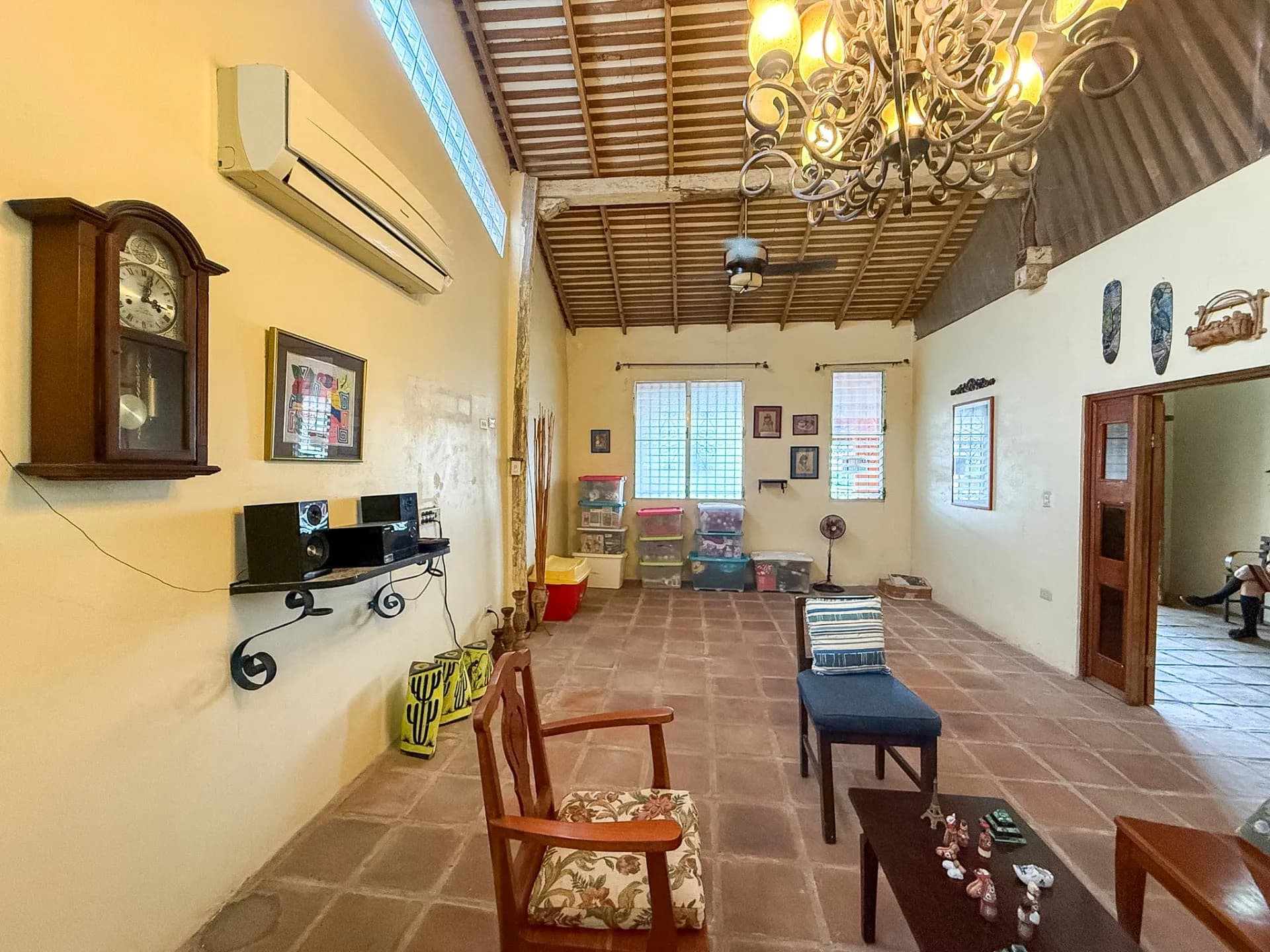3-Bedroom Rustic Spanish Colonial Home in San Carlos, Panama R-0167 - Image 5
