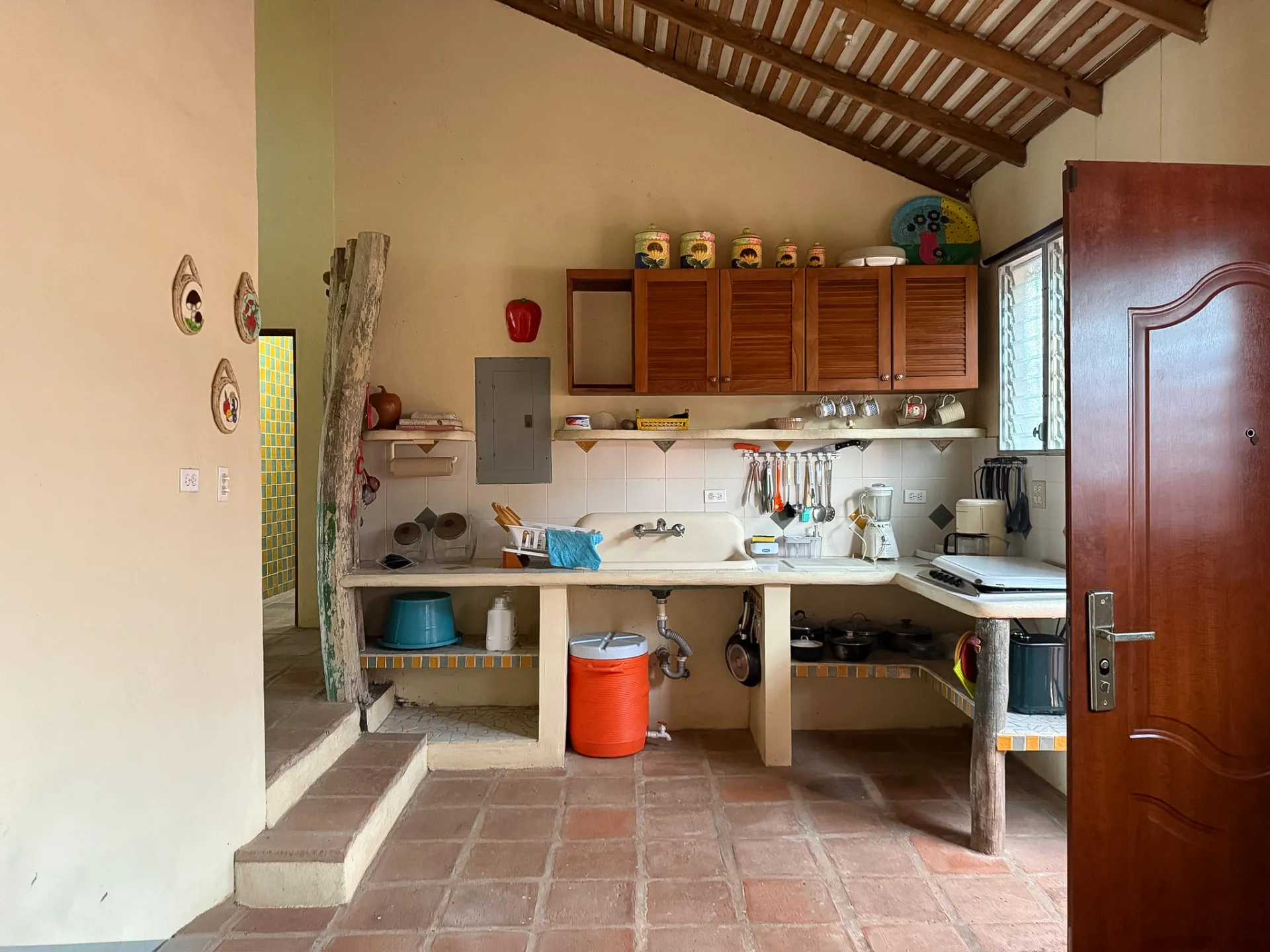 3-Bedroom Rustic Spanish Colonial Home in San Carlos, Panama R-0166 - Image 6