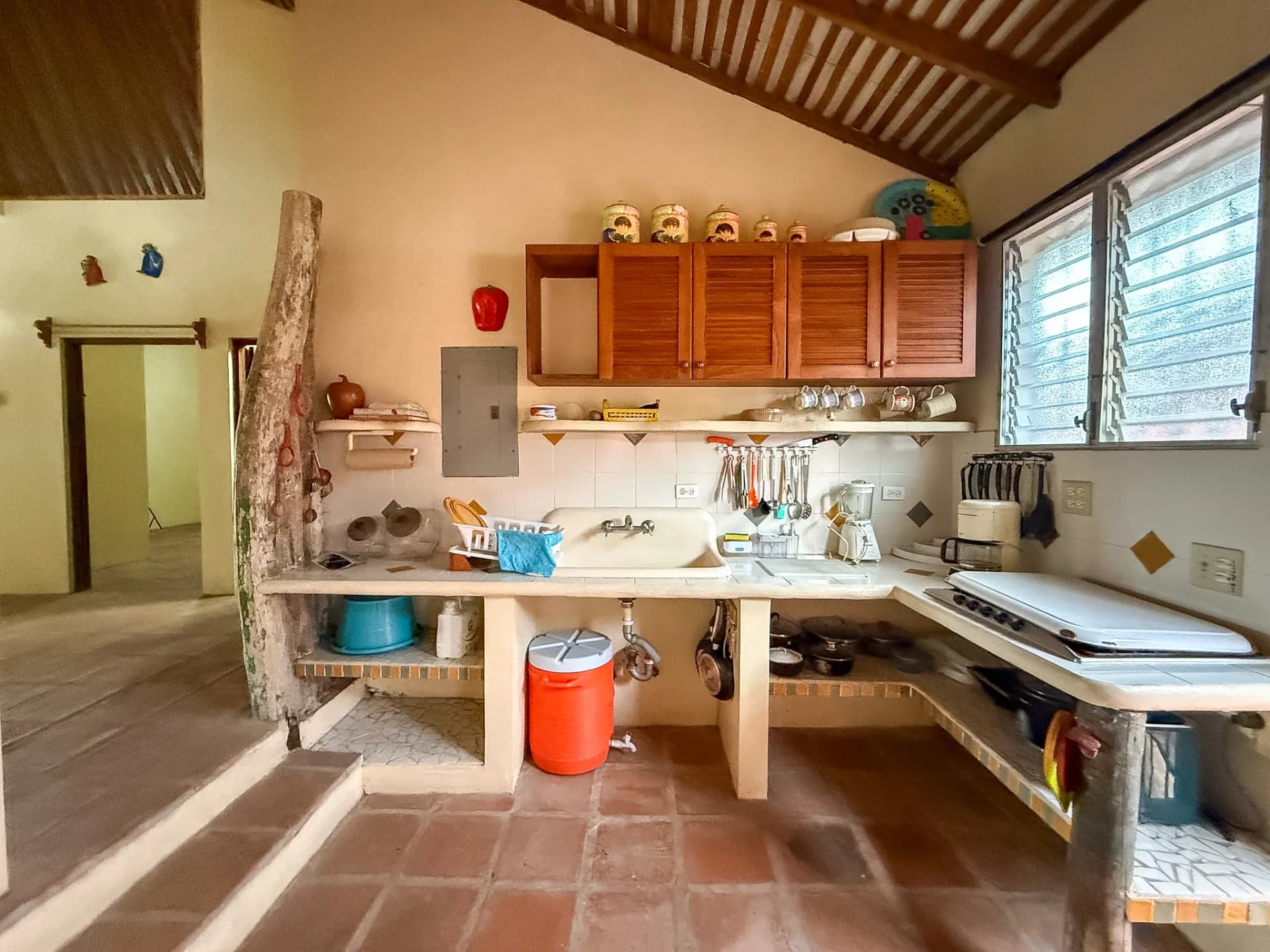 3-Bedroom Rustic Spanish Colonial Home in San Carlos, Panama R-0166 - Image 7