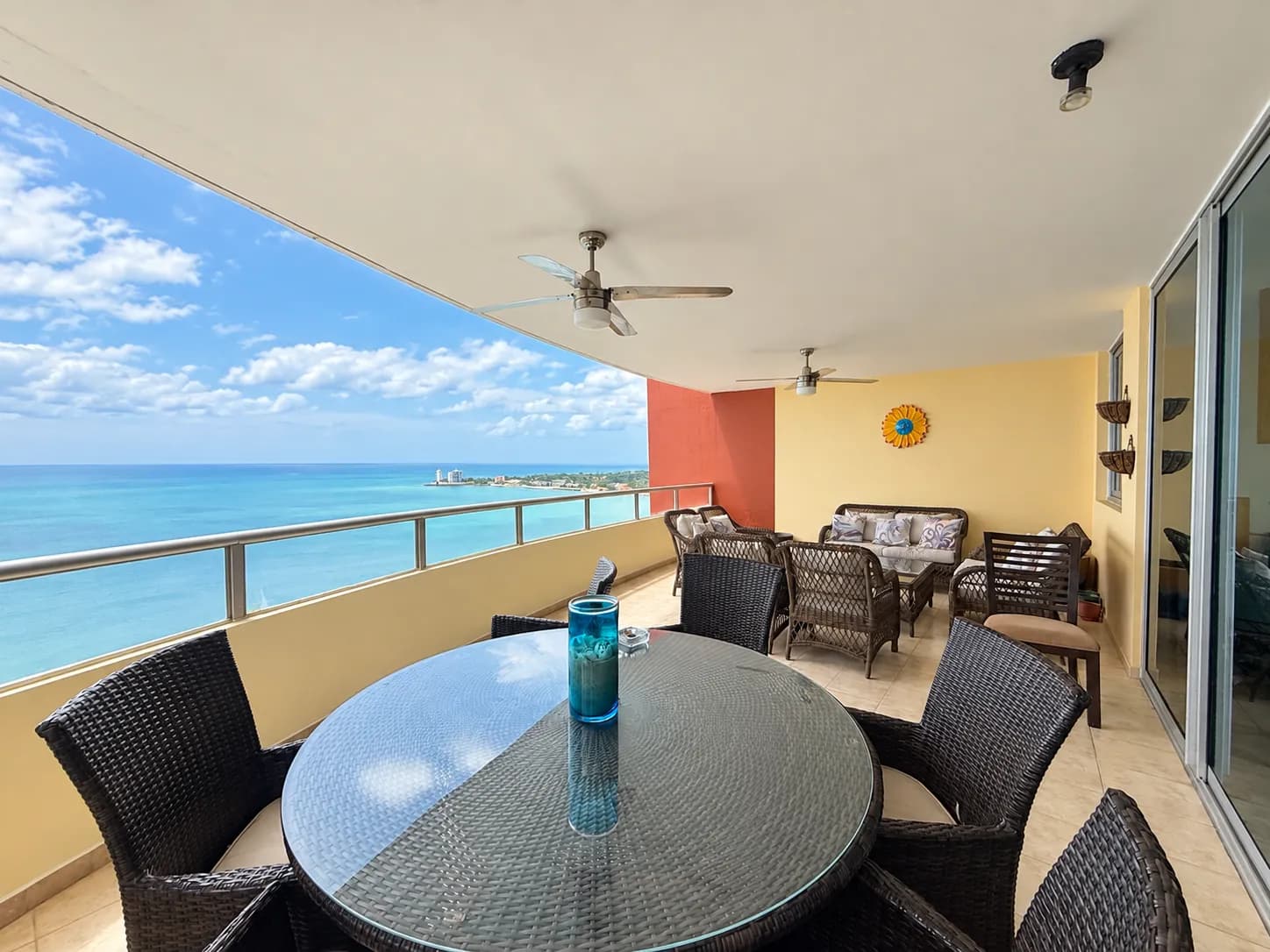 Beachfront Penthouse in Playa Serena, Gorgona R-0152 - Image 2
