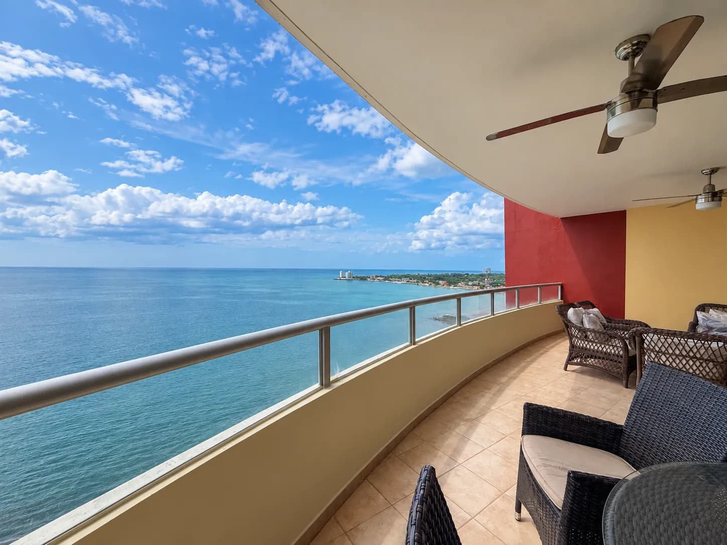 Beachfront Penthouse in Playa Serena, Gorgona R-0152 - Image 1