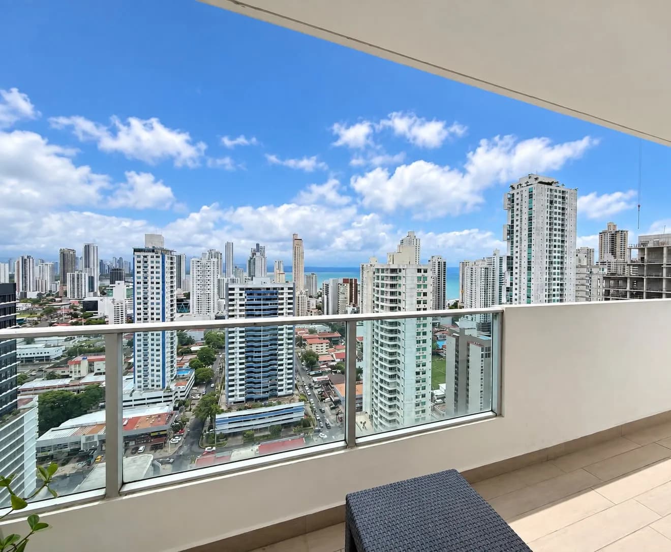 Modern Furnished 1-Bedroom Apartment for Rent at PH Harmony, San Francisco R-0043 - Image 2