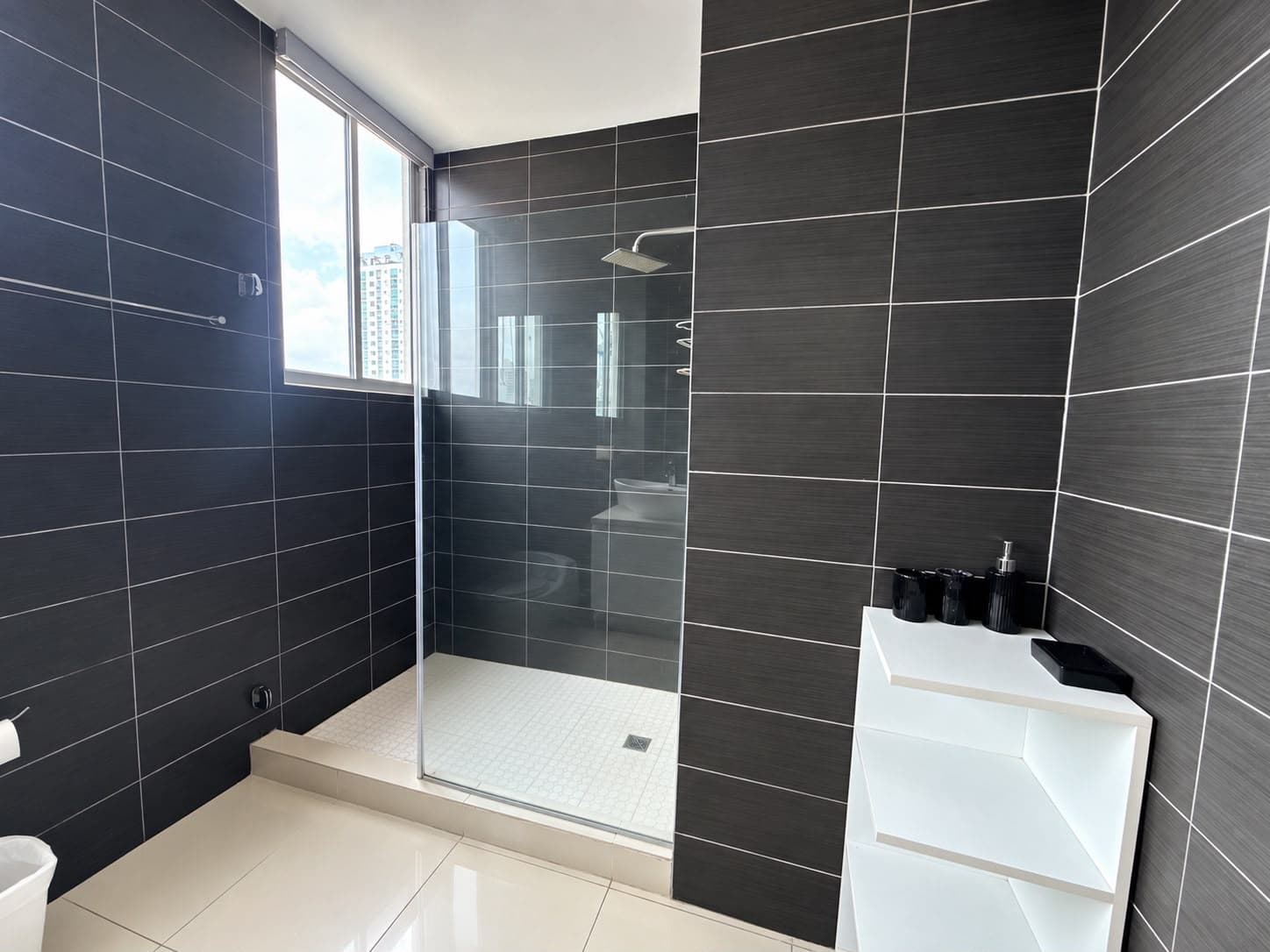 Modern Furnished 1-Bedroom Apartment for Rent at PH Harmony, San Francisco R-0043 - Image 24