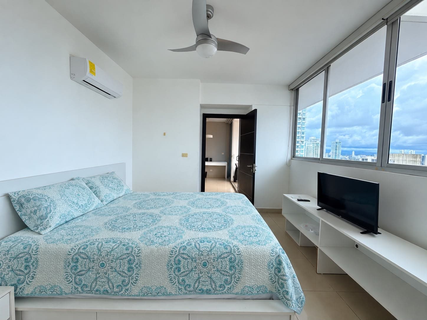 Modern Furnished 1-Bedroom Apartment for Rent at PH Harmony, San Francisco R-0043 - Image 12