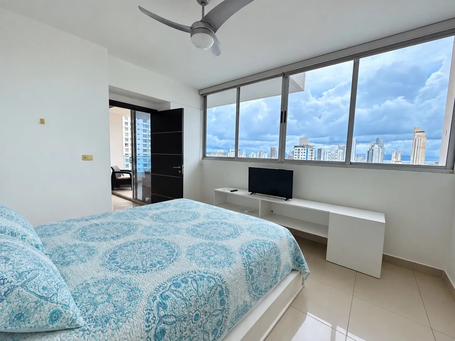Modern Furnished 1-Bedroom Apartment for Rent at PH Harmony, San Francisco R-0043 - Image 13