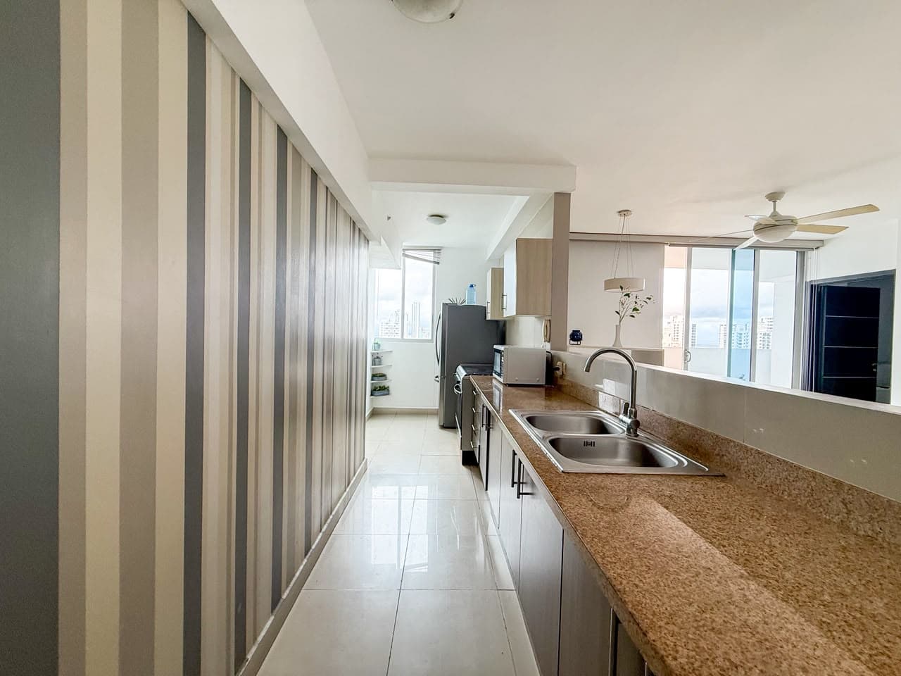 Modern Furnished 1-Bedroom Apartment for Rent at PH Harmony, San Francisco R-0043 - Image 4