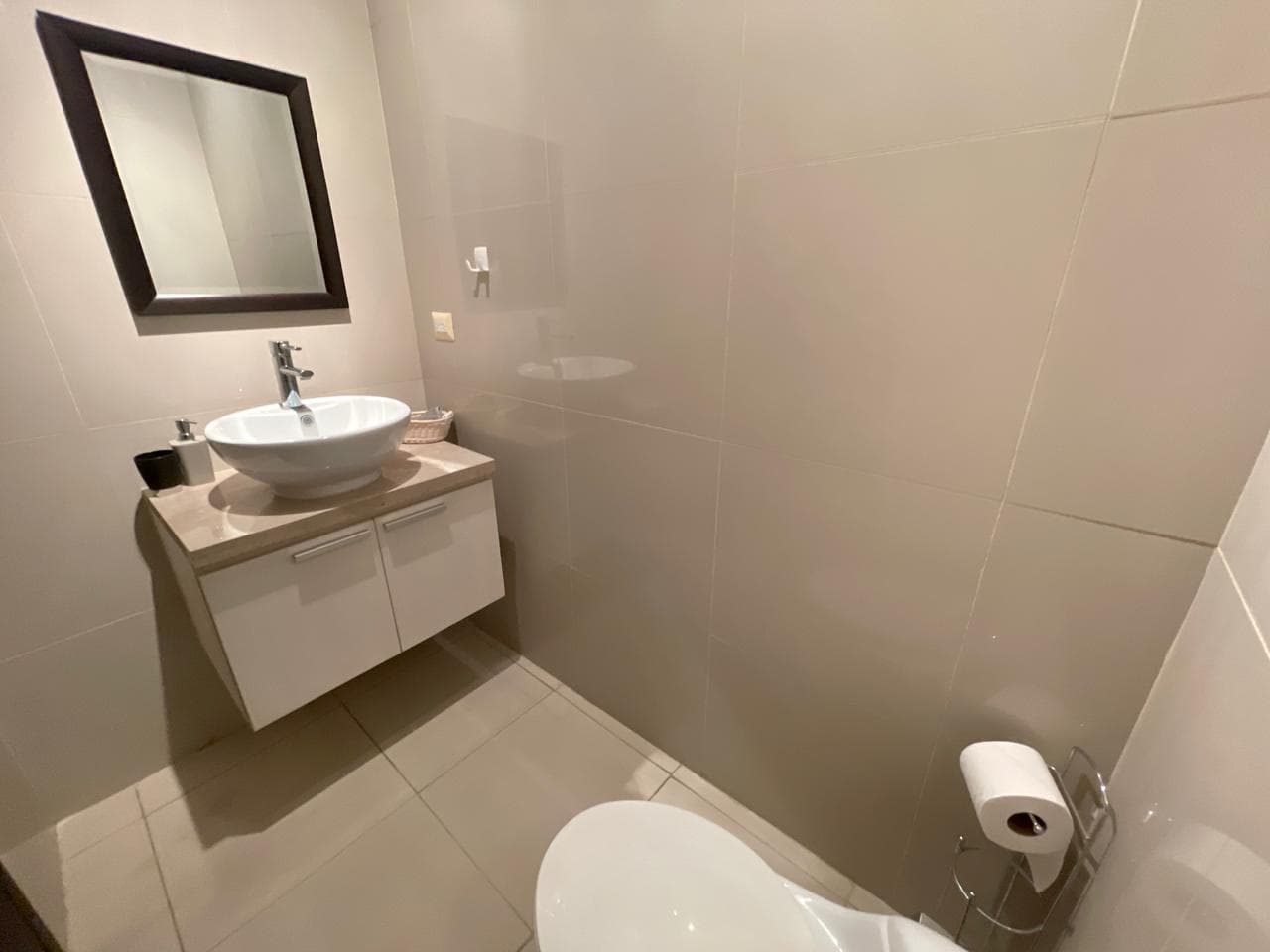 Modern Furnished 1-Bedroom Apartment for Rent at PH Harmony, San Francisco R-0043 - Image 8