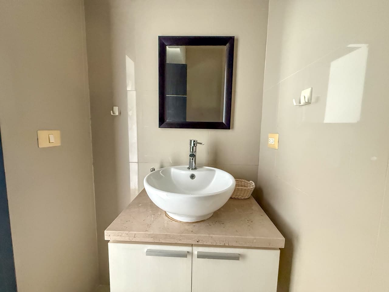 Modern Furnished 1-Bedroom Apartment for Rent at PH Harmony, San Francisco R-0043 - Image 9