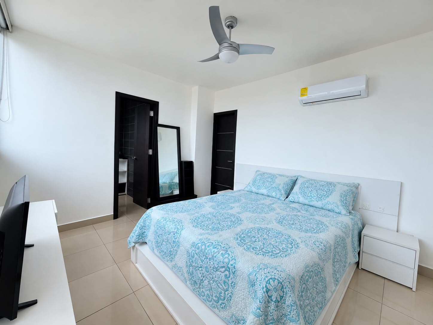 Modern Furnished 1-Bedroom Apartment for Rent at PH Harmony, San Francisco R-0043 - Image 11