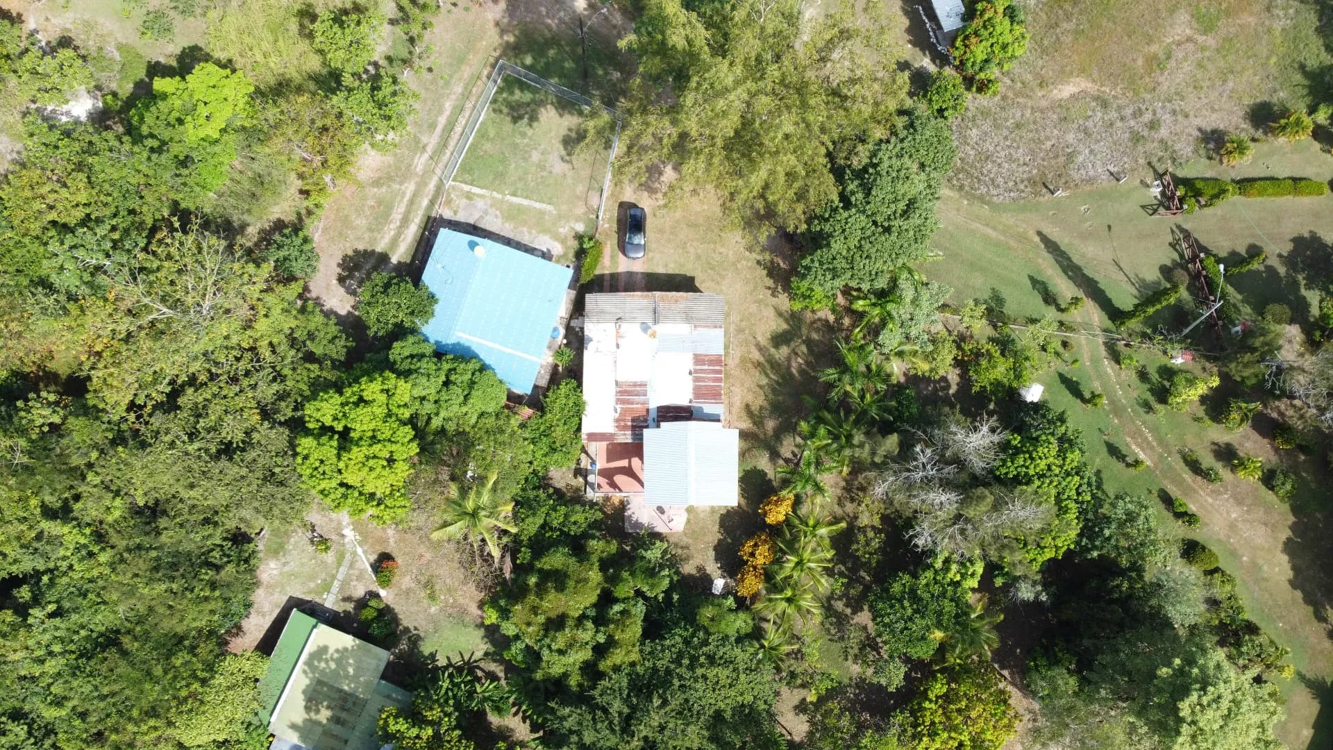 Fixer-Upper Gem: 3-Bedroom Home Near the Beach R-0065 - Image 17