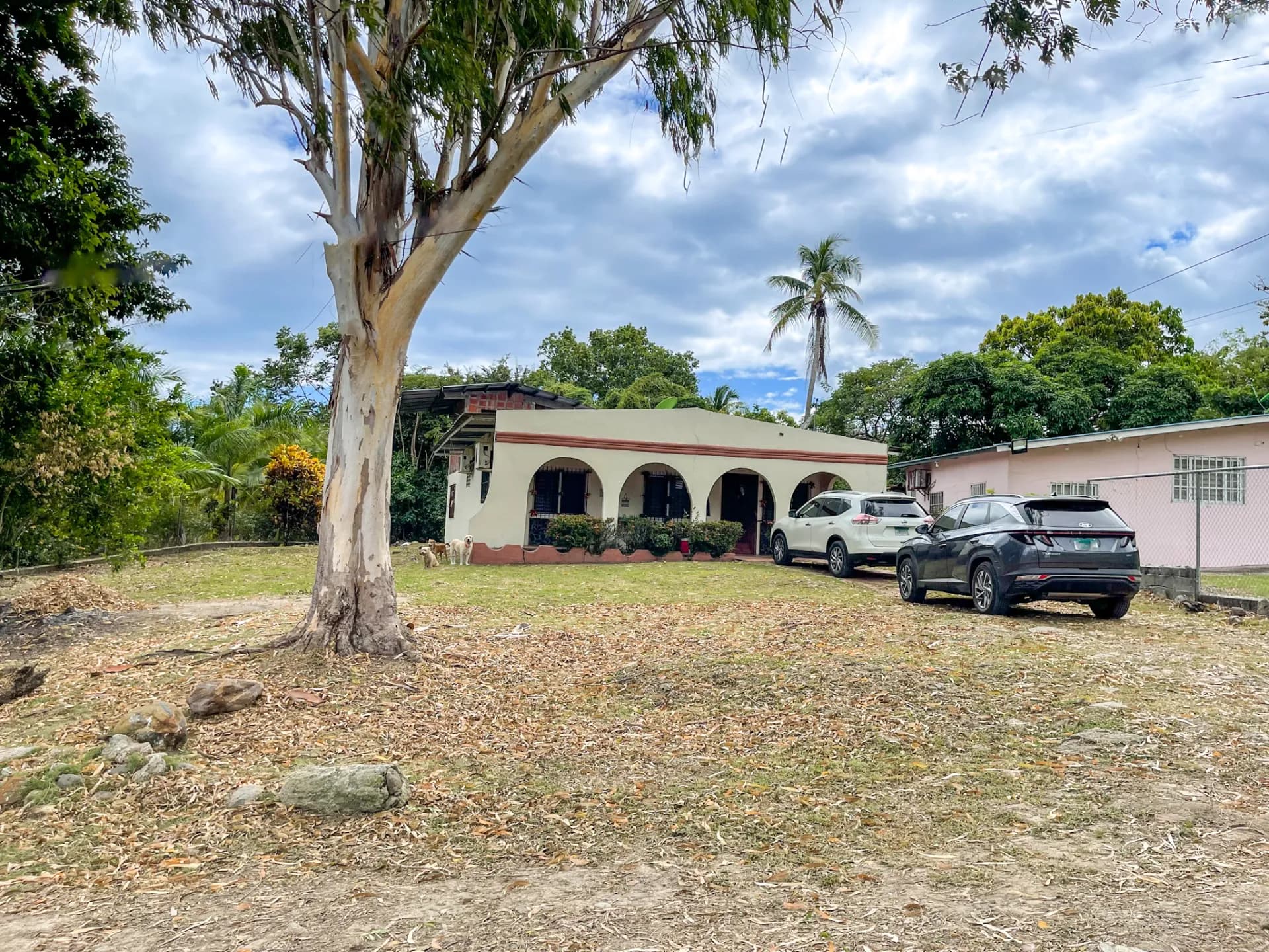 Fixer-Upper Gem: 3-Bedroom Home Near the Beach R-0065 - Image 3