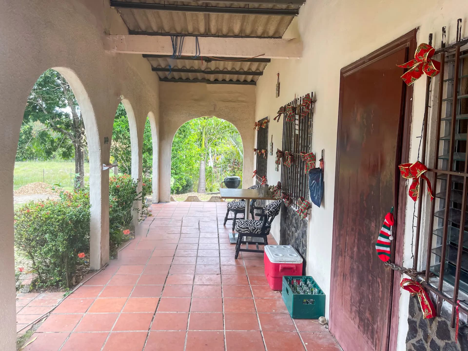 Fixer-Upper Gem: 3-Bedroom Home Near the Beach R-0065 - Image 5