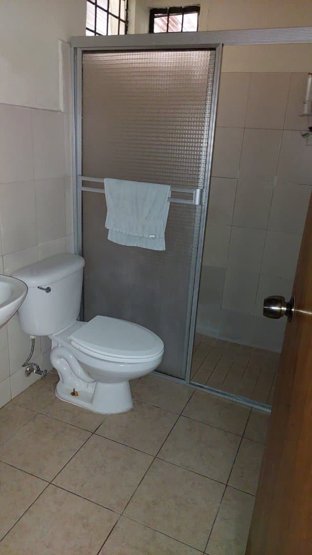 Spacious house for sale with 5 bedrooms in David, Chiriqui L-0584 - Image 12