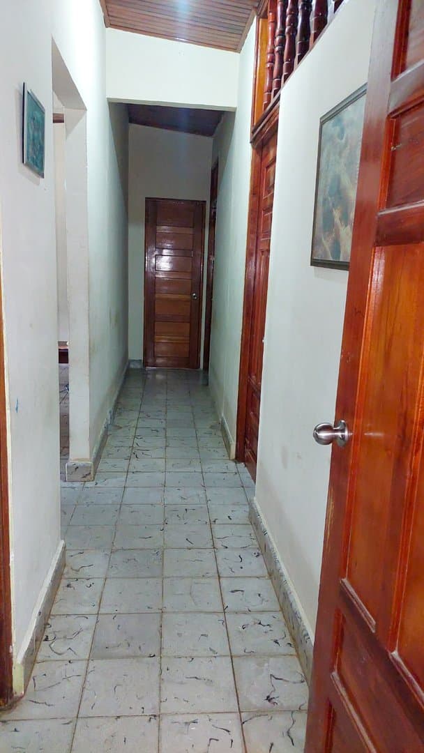 Spacious house for sale with 5 bedrooms in David, Chiriqui L-0584 - Image 7