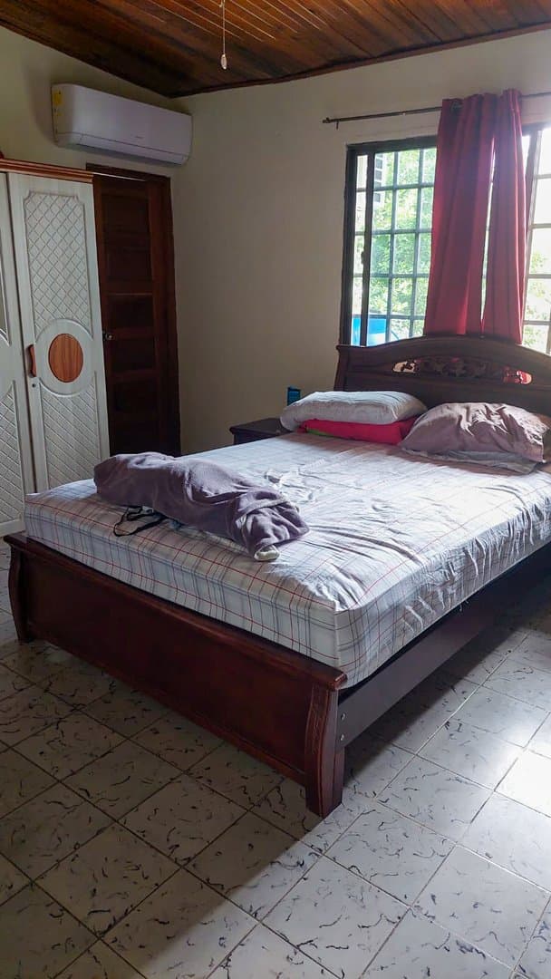 Spacious house for sale with 5 bedrooms in David, Chiriqui L-0584 - Image 8