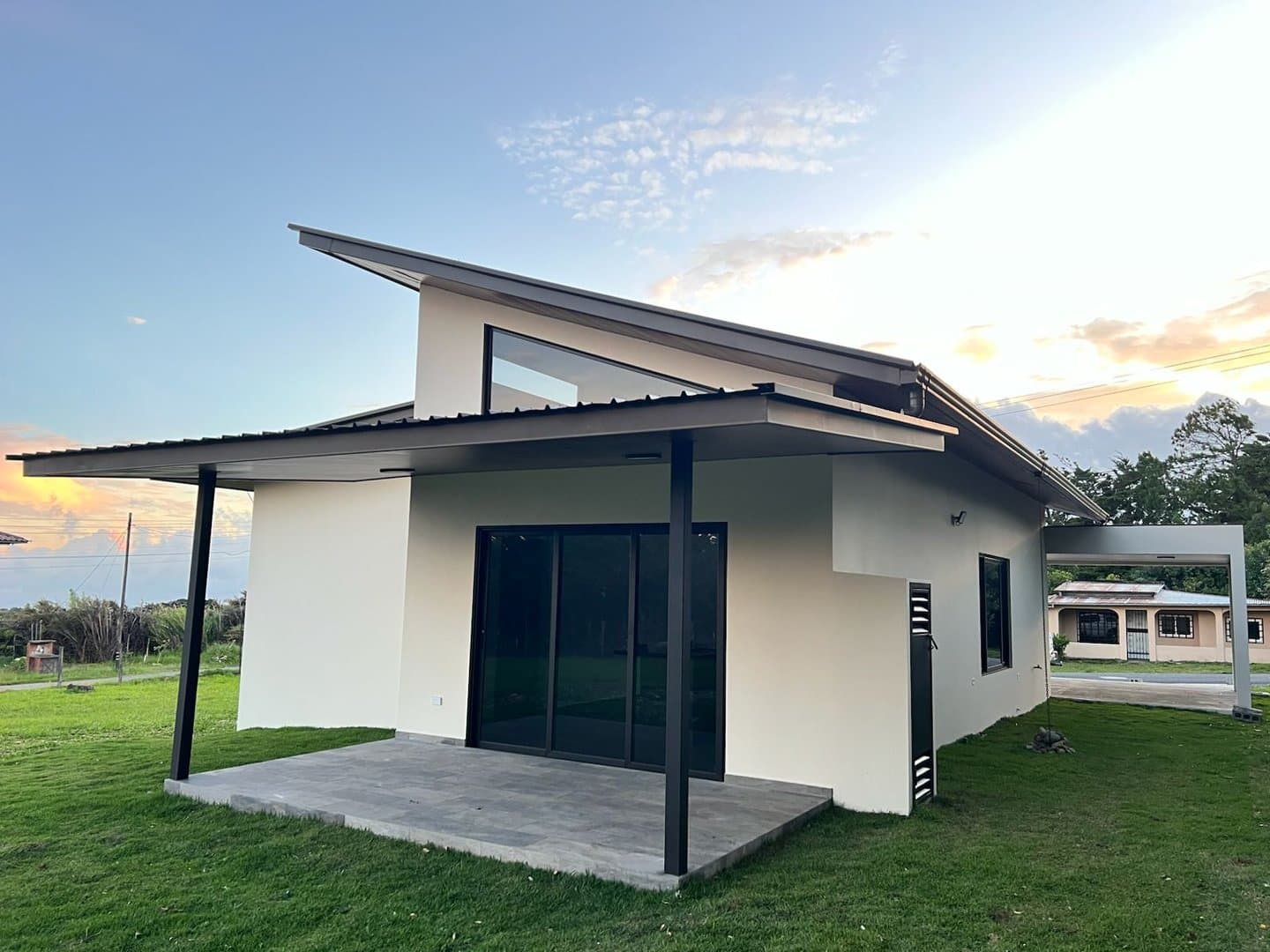 Casa Collina – Modern and Functional Design in Alto Boquete L-0053 - Image 2