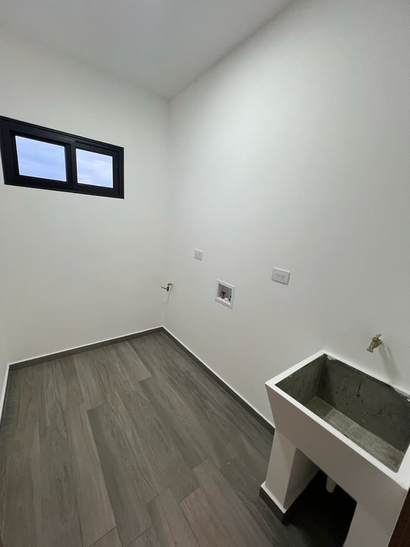 Casa Collina – Modern and Functional Design in Alto Boquete L-0053 - Image 9