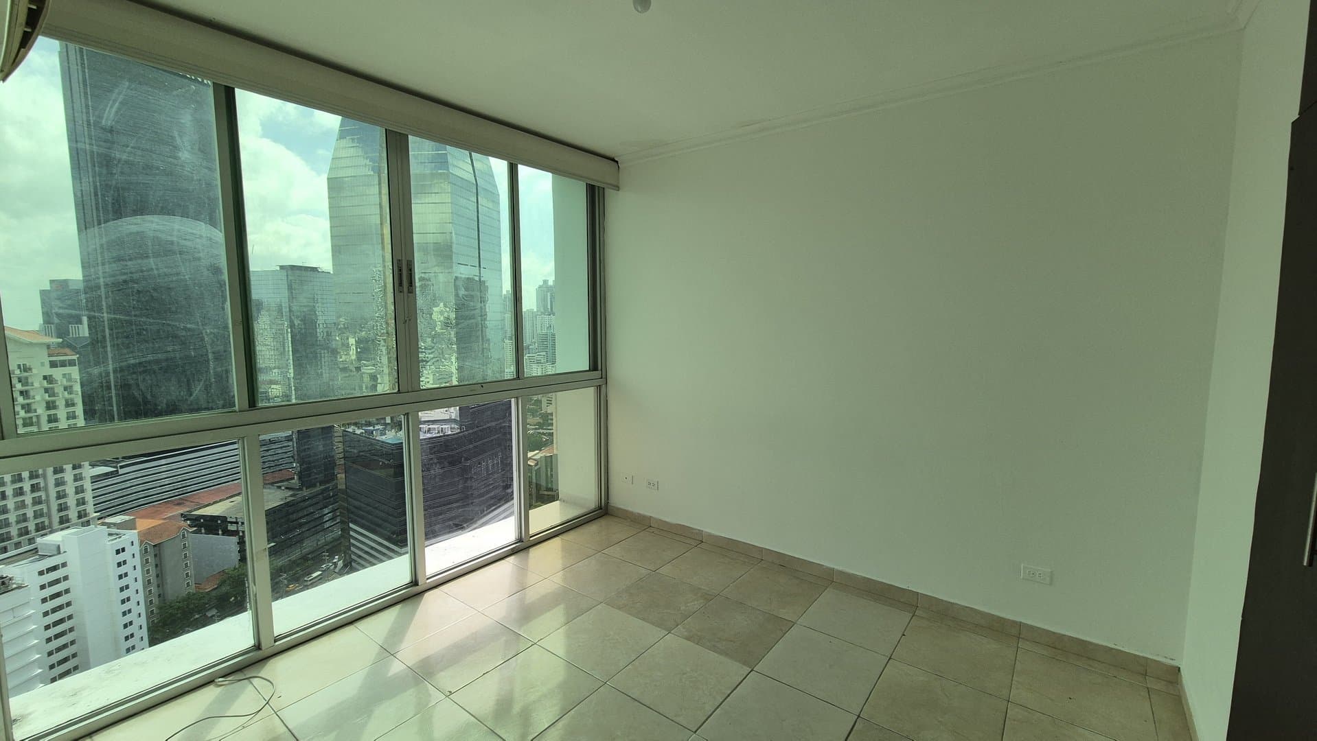 Spacious 3-Bedroom Apartment in Bella Vista, Panama City P-0340 - Image 76