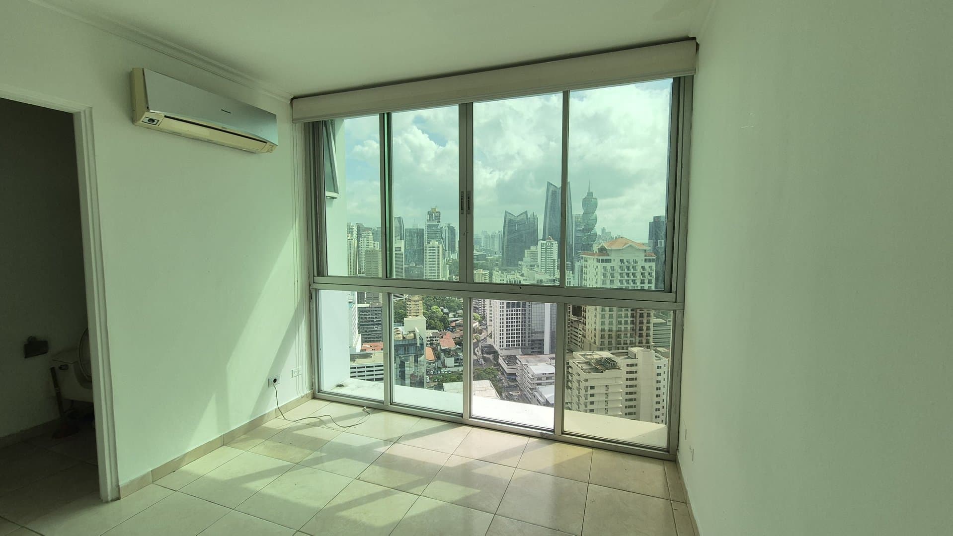 Spacious 3-Bedroom Apartment in Bella Vista, Panama City P-0340 - Image 78