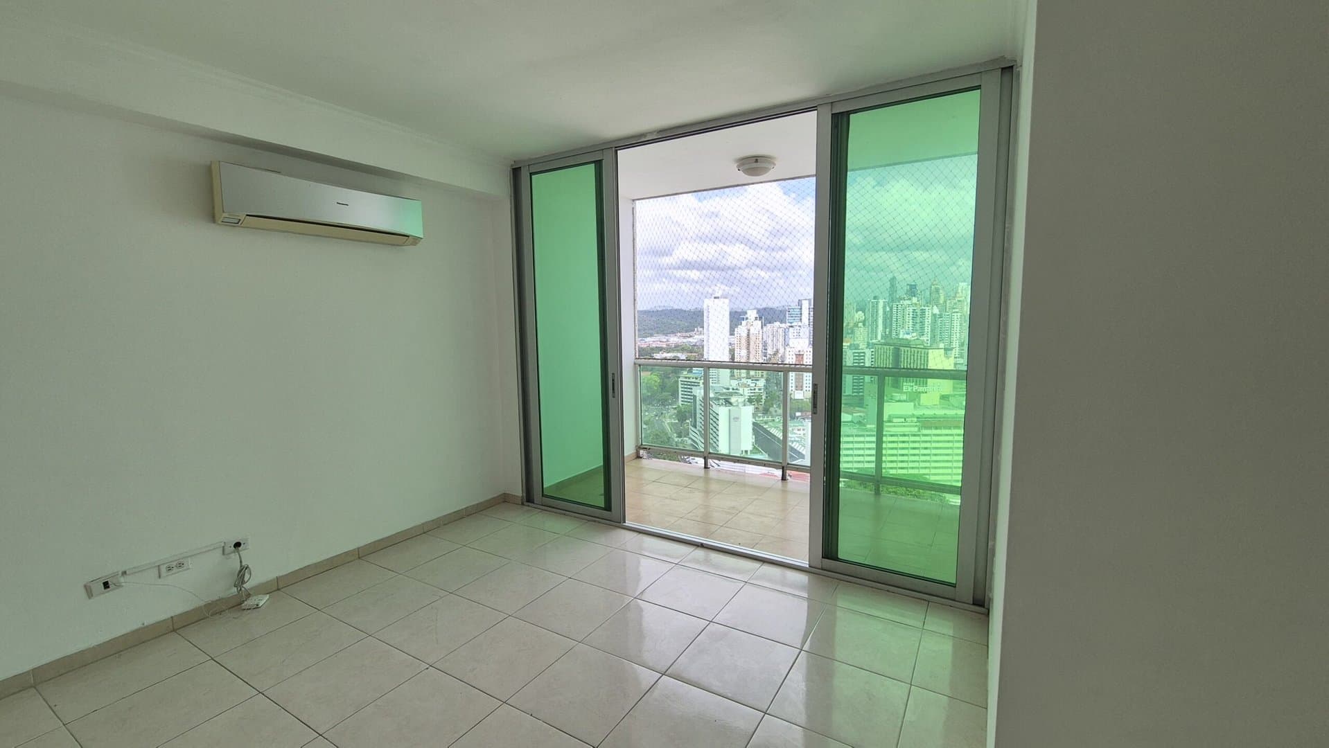 Spacious 3-Bedroom Apartment in Bella Vista, Panama City P-0340 - Image 3