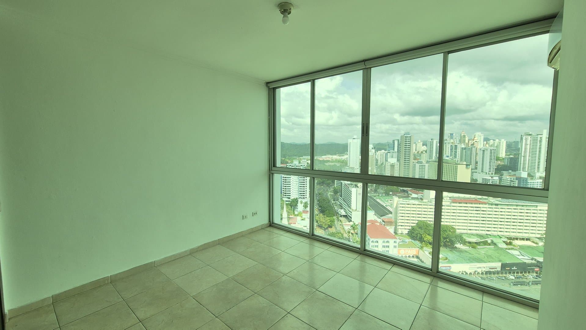 Spacious 3-Bedroom Apartment in Bella Vista, Panama City P-0340 - Image 81