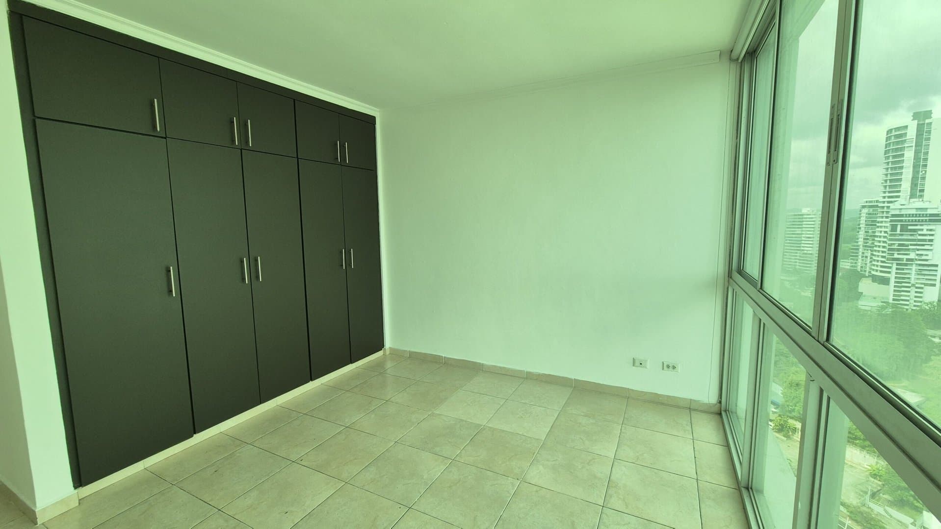 Spacious 3-Bedroom Apartment in Bella Vista, Panama City P-0340 - Image 34